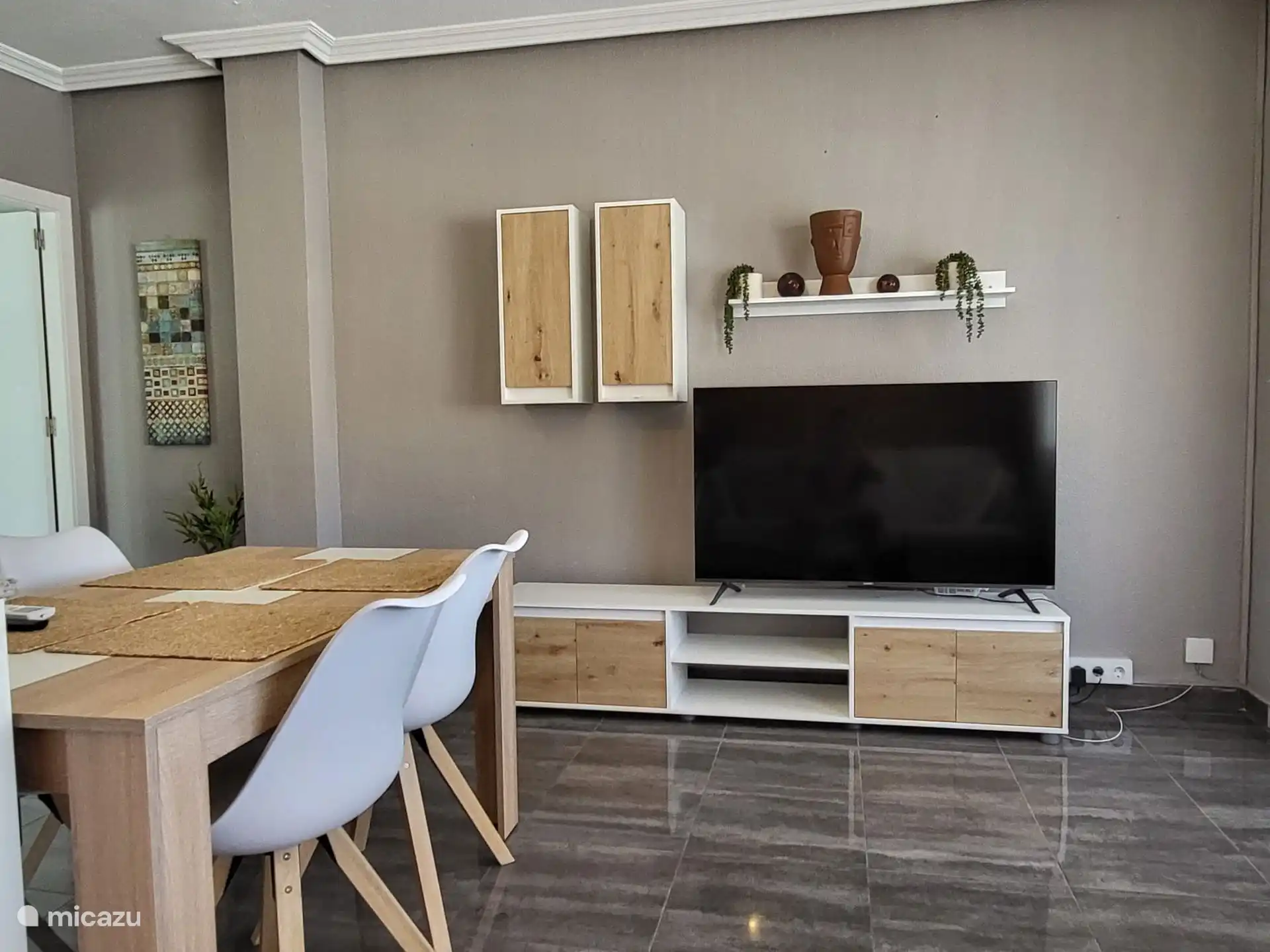 leefruimte met open keuken