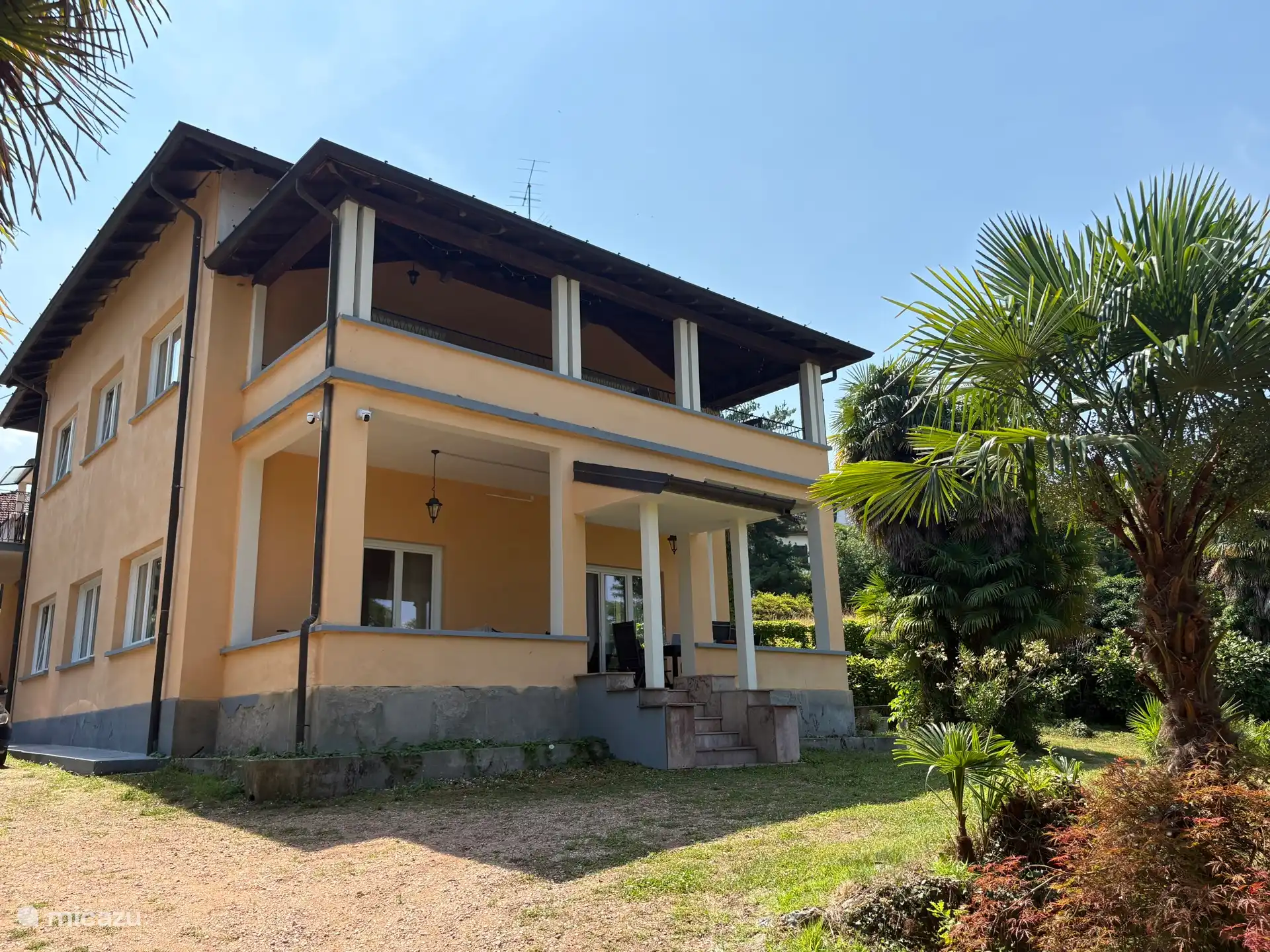 Villa avec vue estivale
