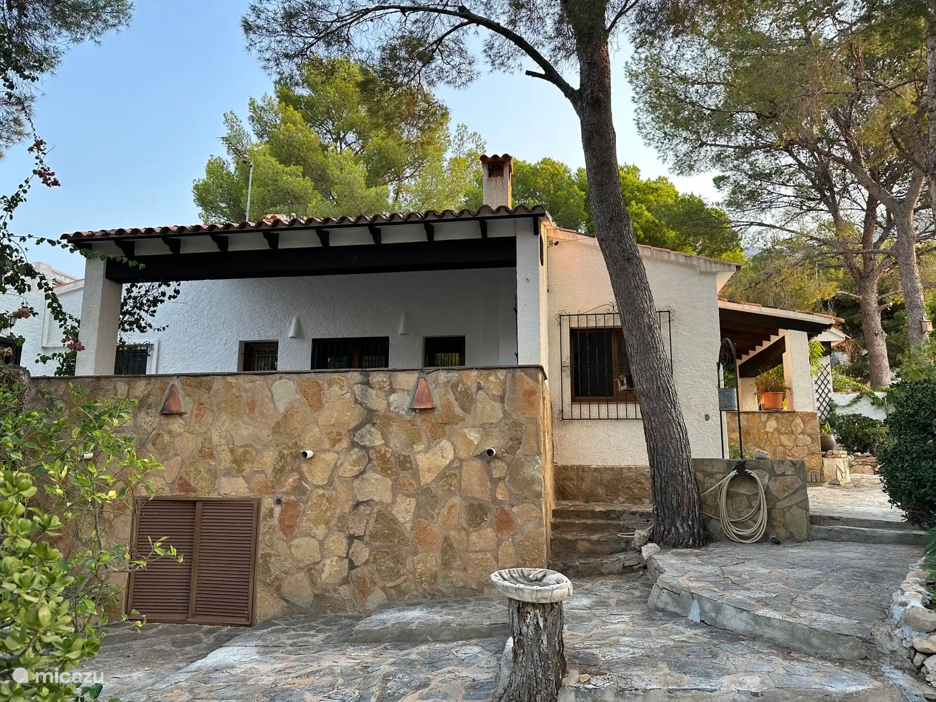 Terrasse vue depuis le jardin