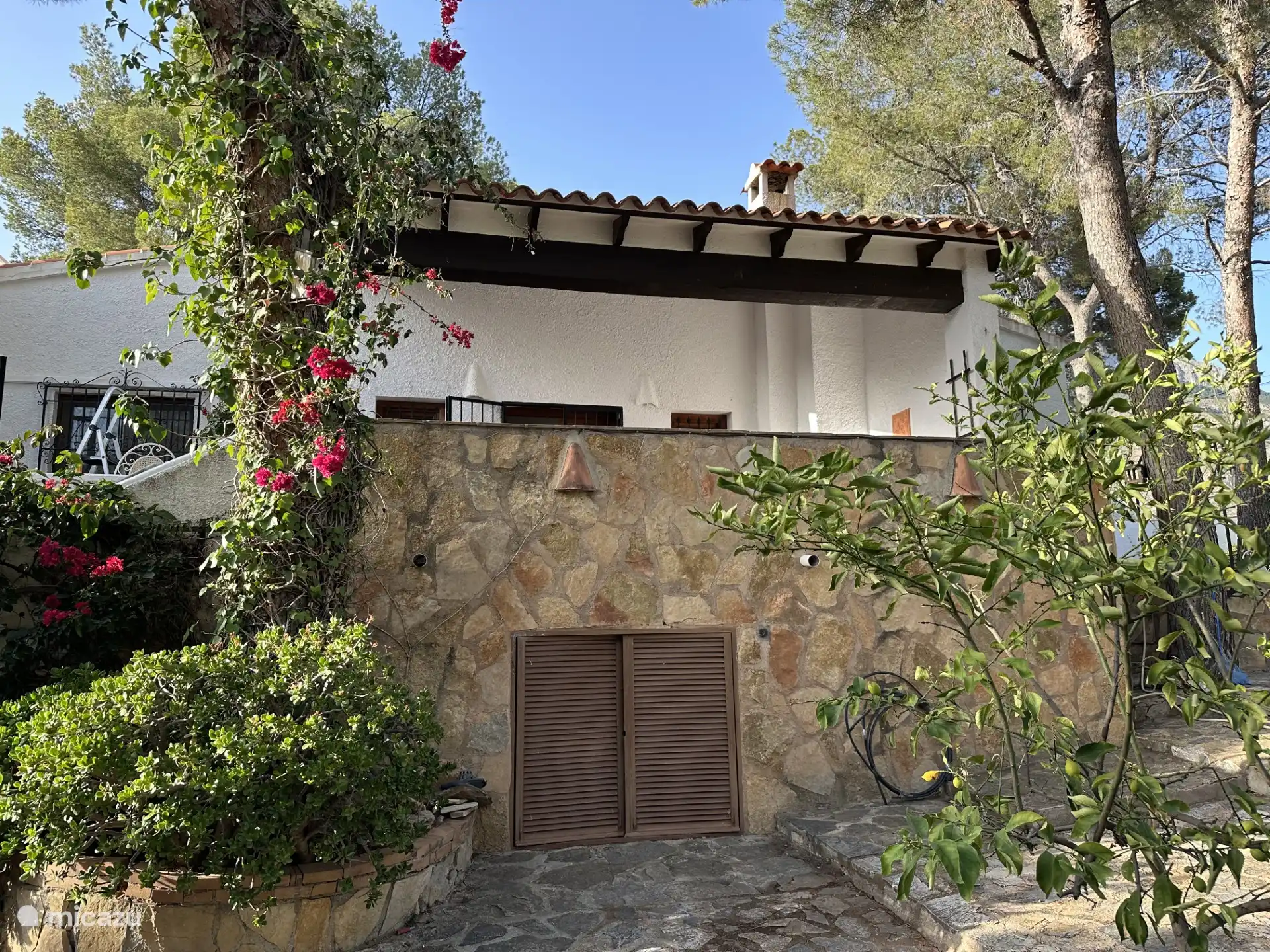 Salle technique d’entrée sous la terrasse