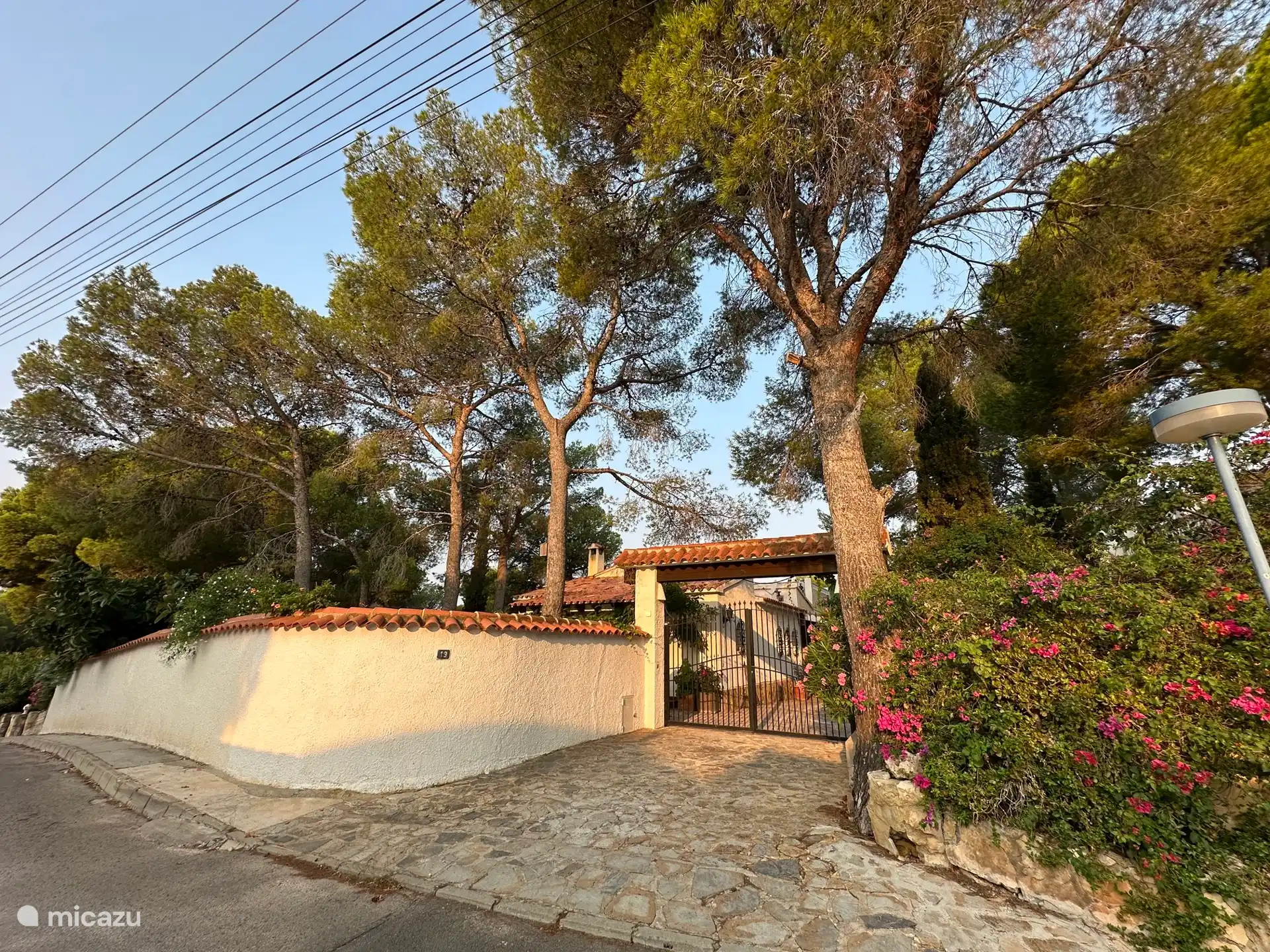 Entrée depuis la rue