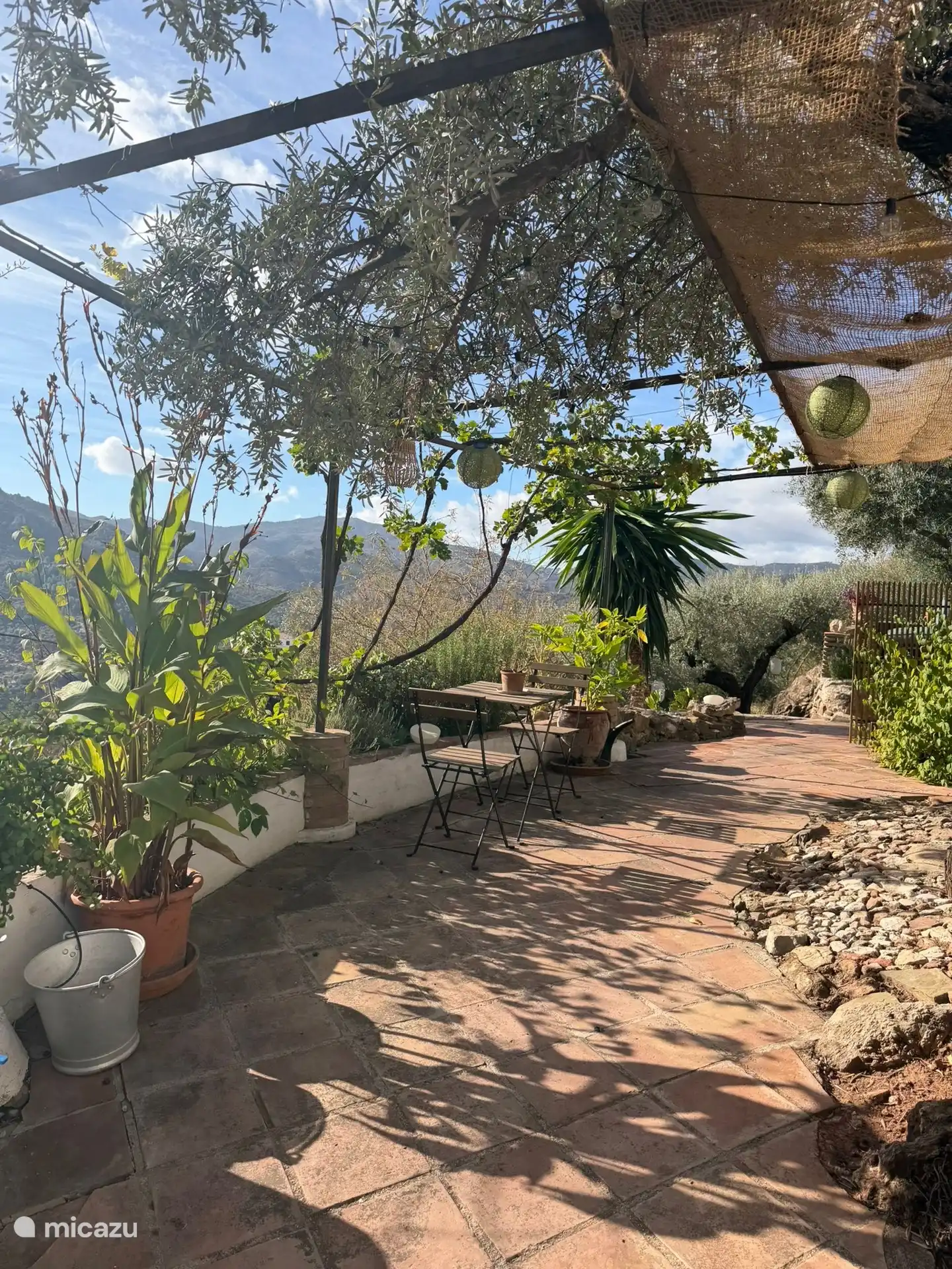 Terraza frente a La Posada