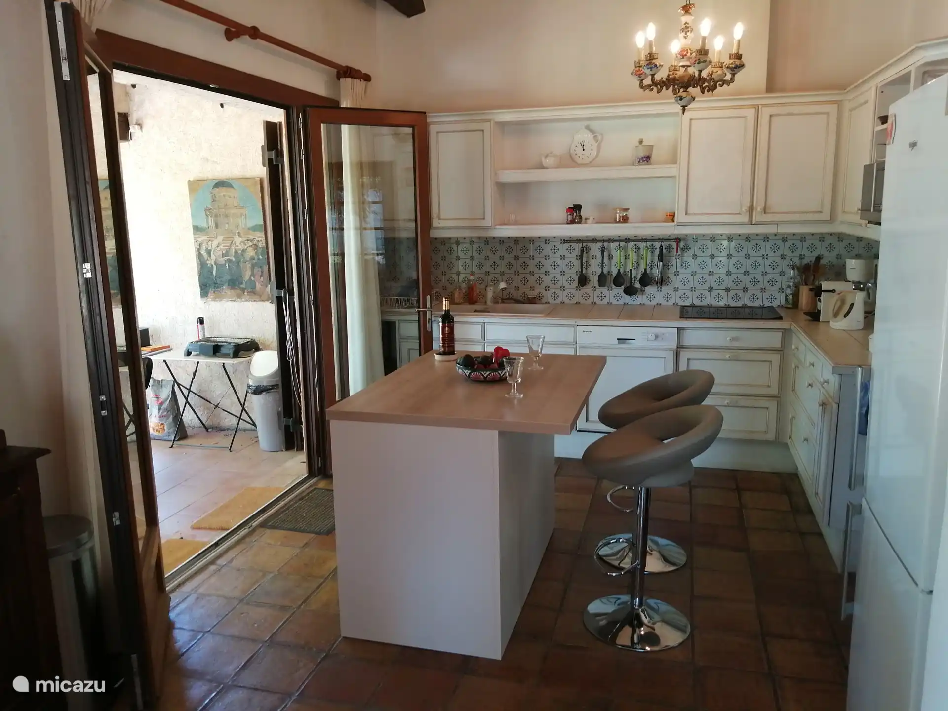 cocina abierta con terraza