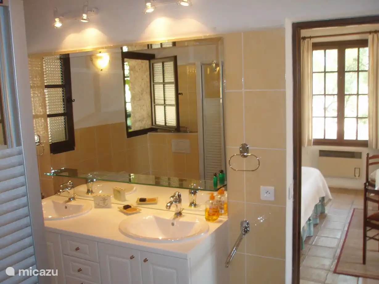 Baño dormitorio principal