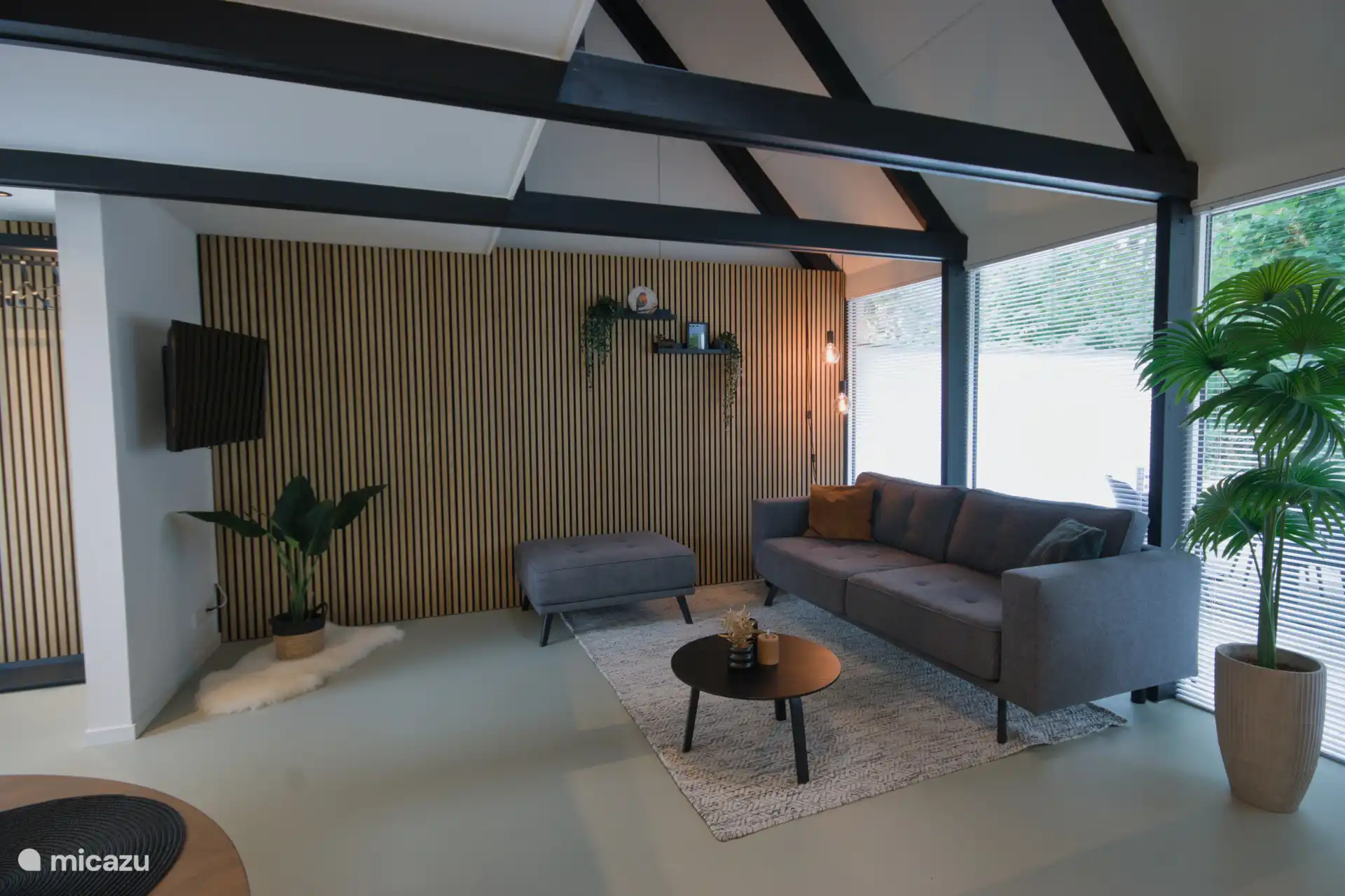 luxury living room, air conditioning, underfloor heating