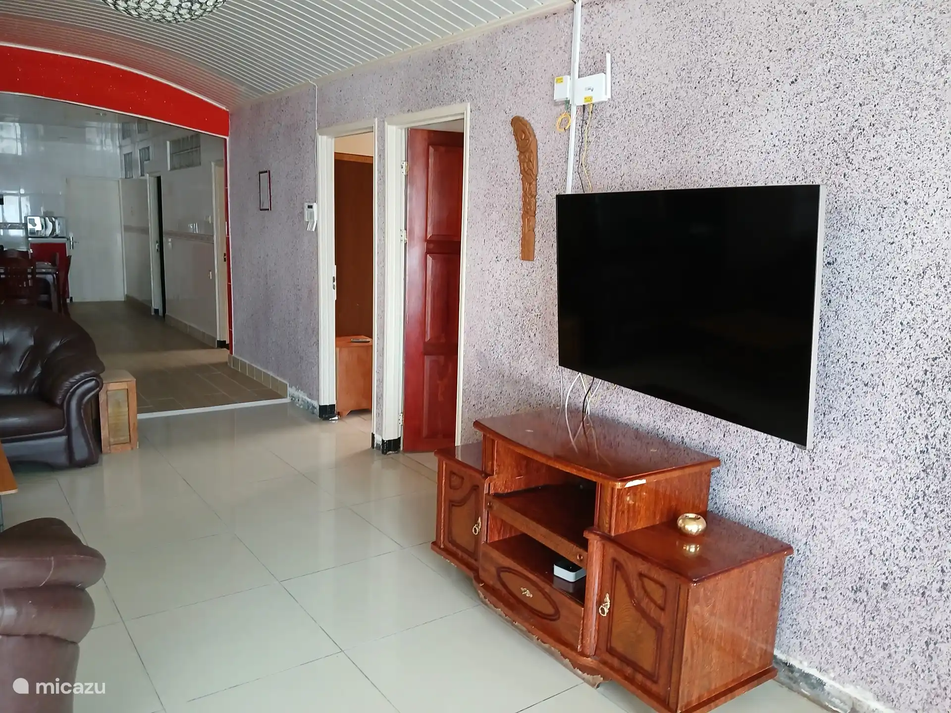 Flachbildfernseher im Wohnzimmer