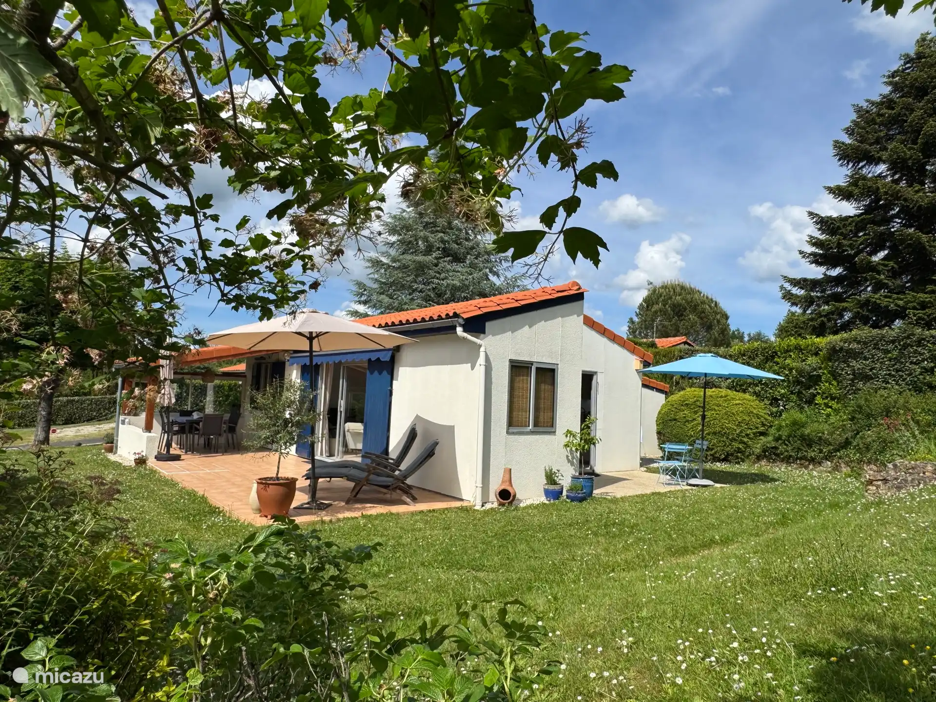 Culture & histoire, France, Charente, Écuras, bungalow Village Le Chat 121