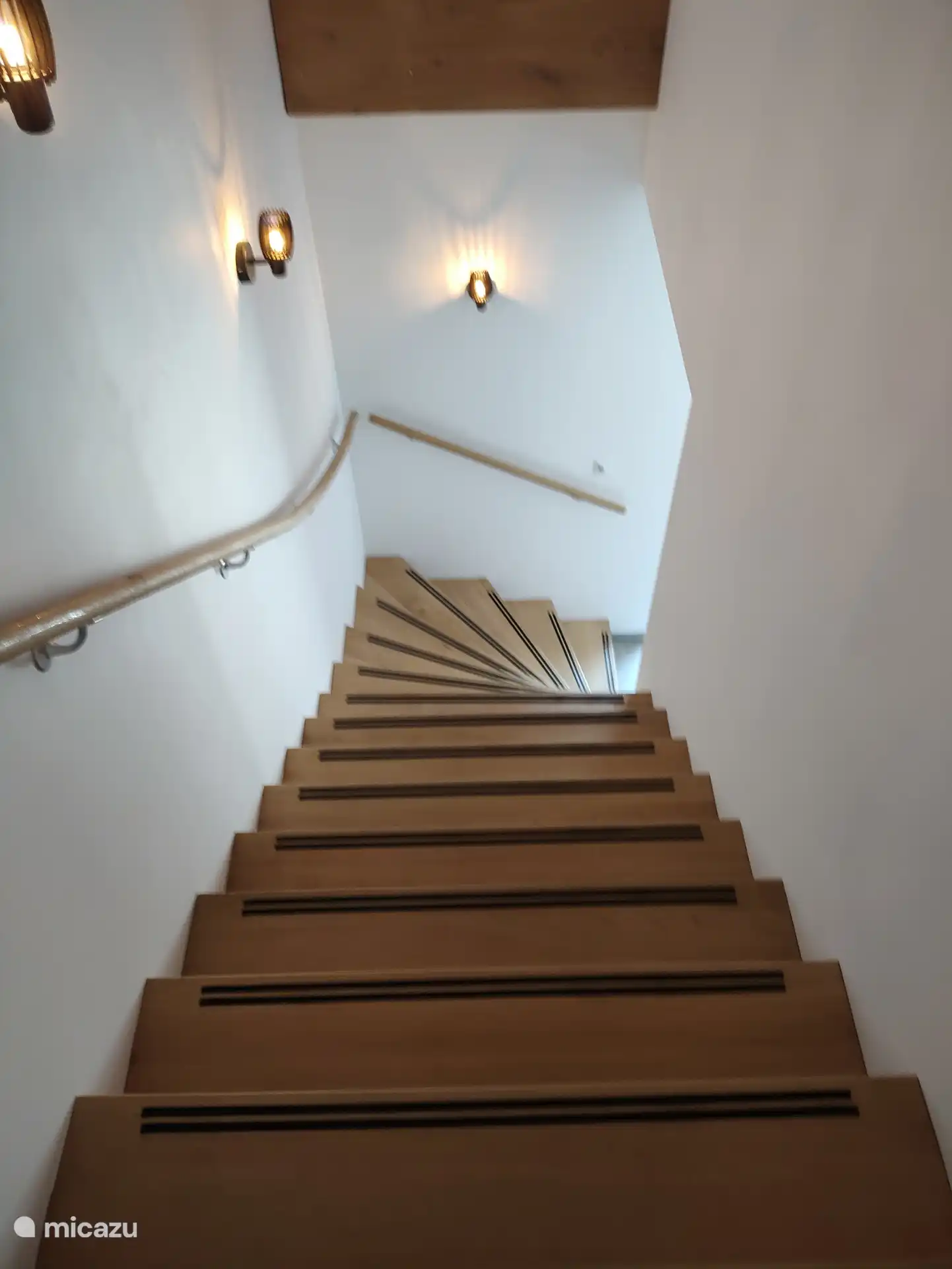 Geräumiges Treppenhaus