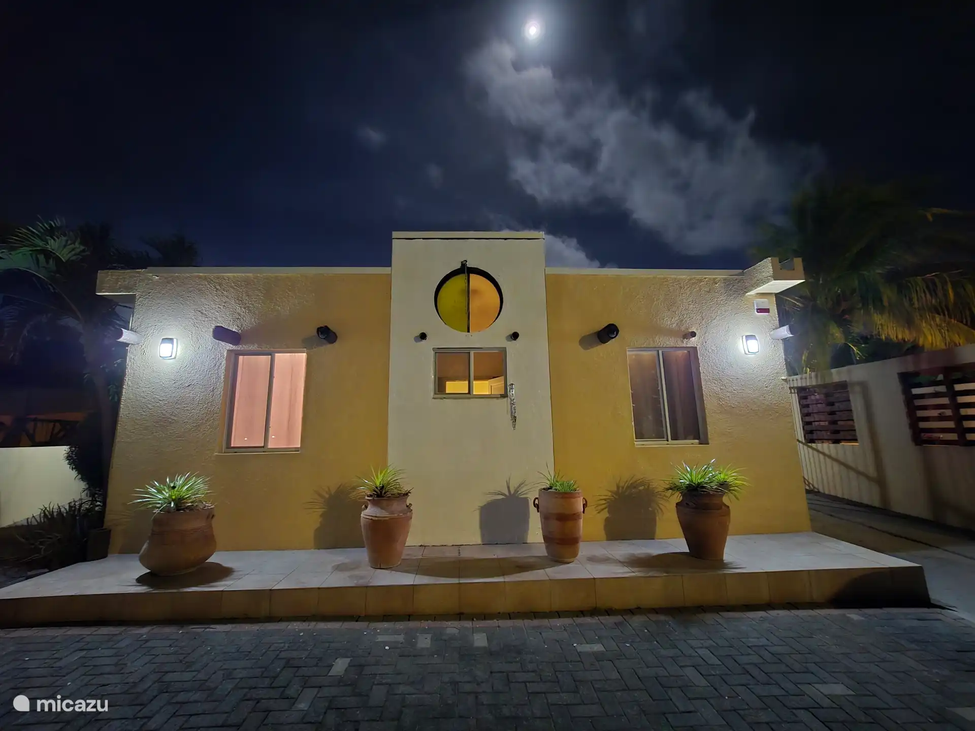 ¡Experimente la libertad y la comodidad de una casa privada en ambientes tropicales!