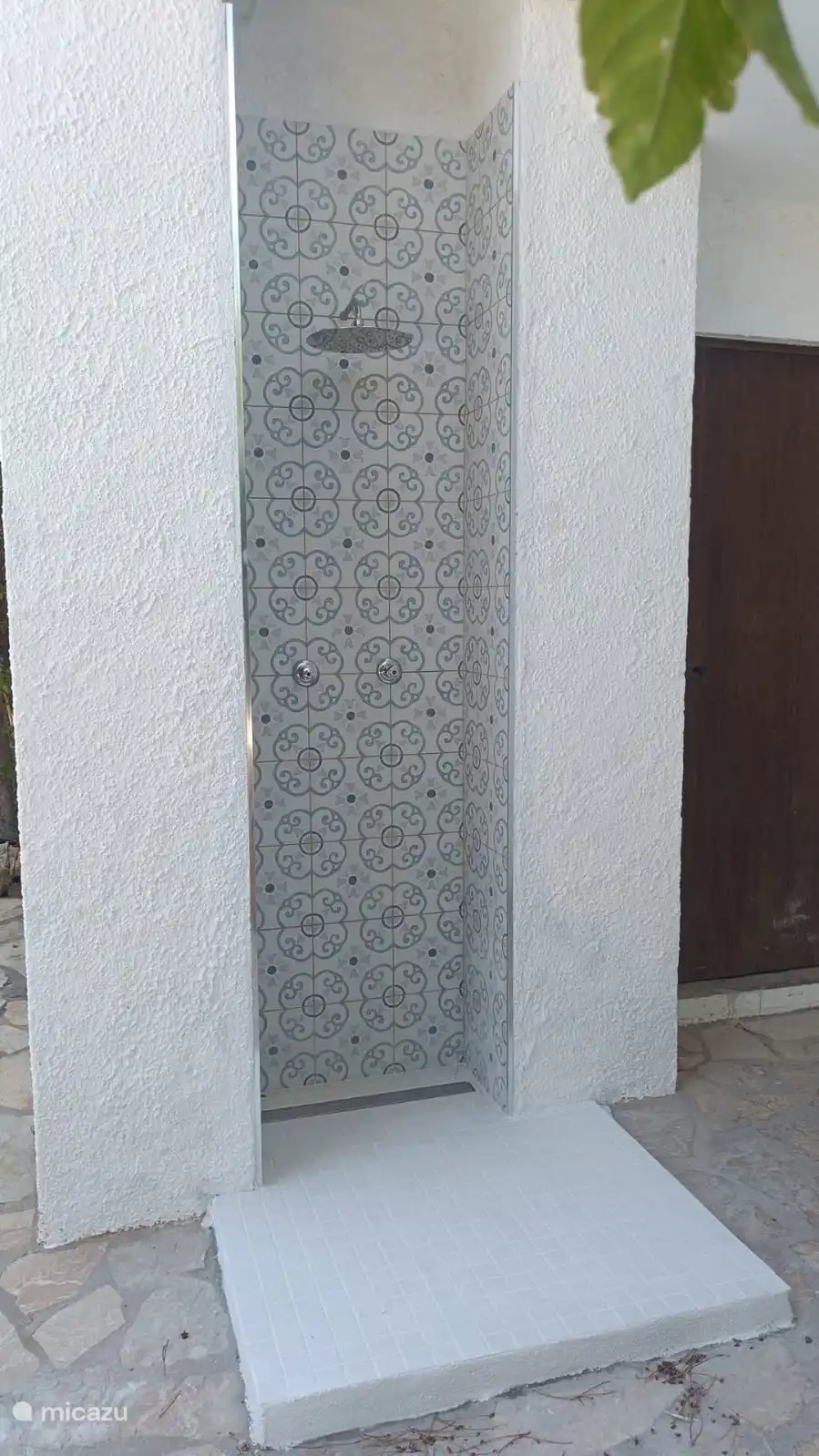 Außendusche (warmes und kaltes Wasser)