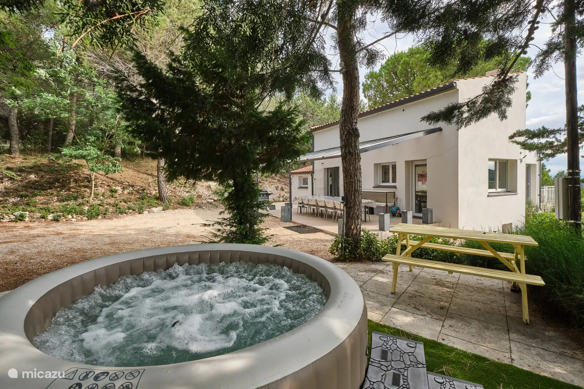 Spa unter den Kiefern. Zen, zen, zen. 