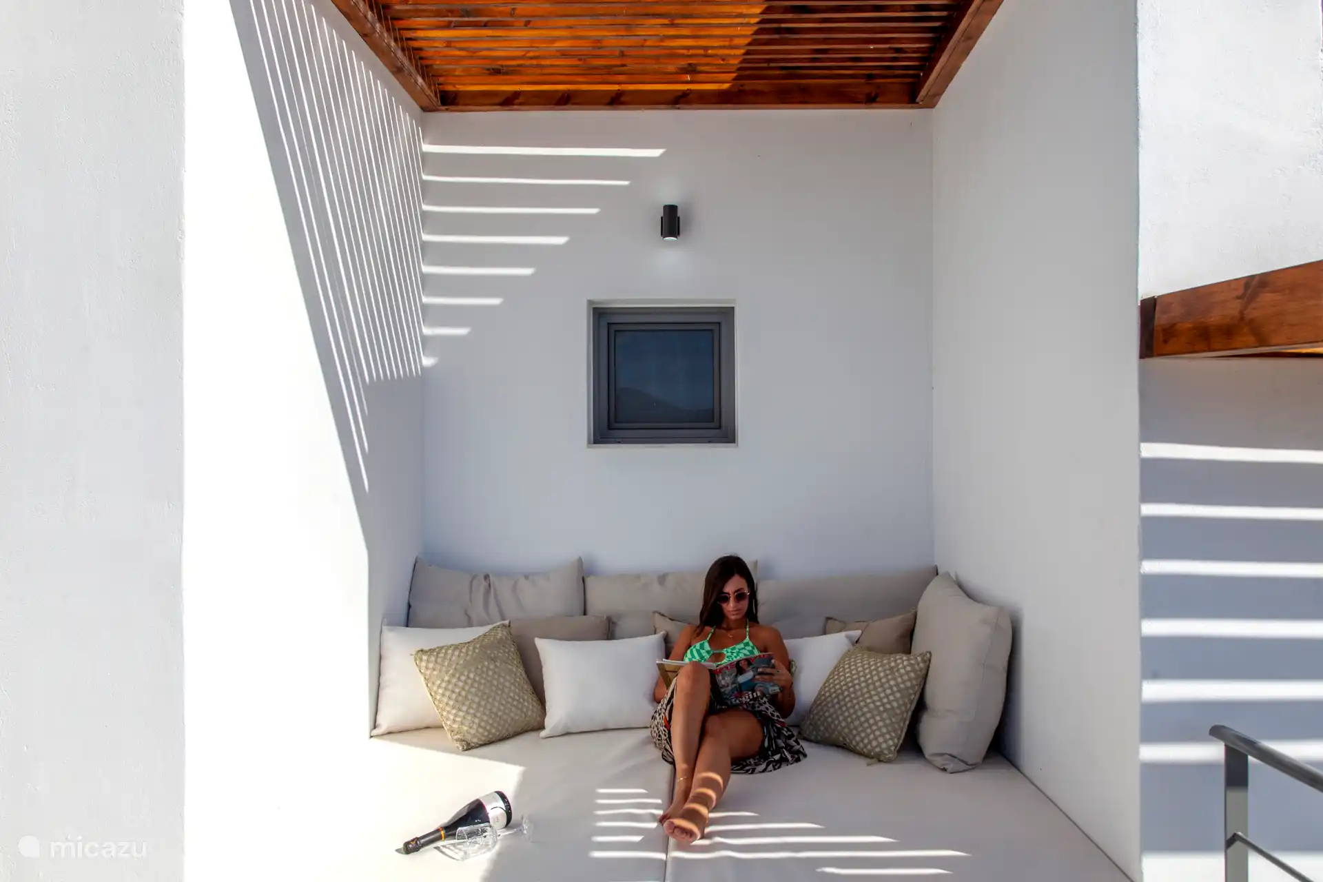 Die großen Betten mit bequemen Kissen 