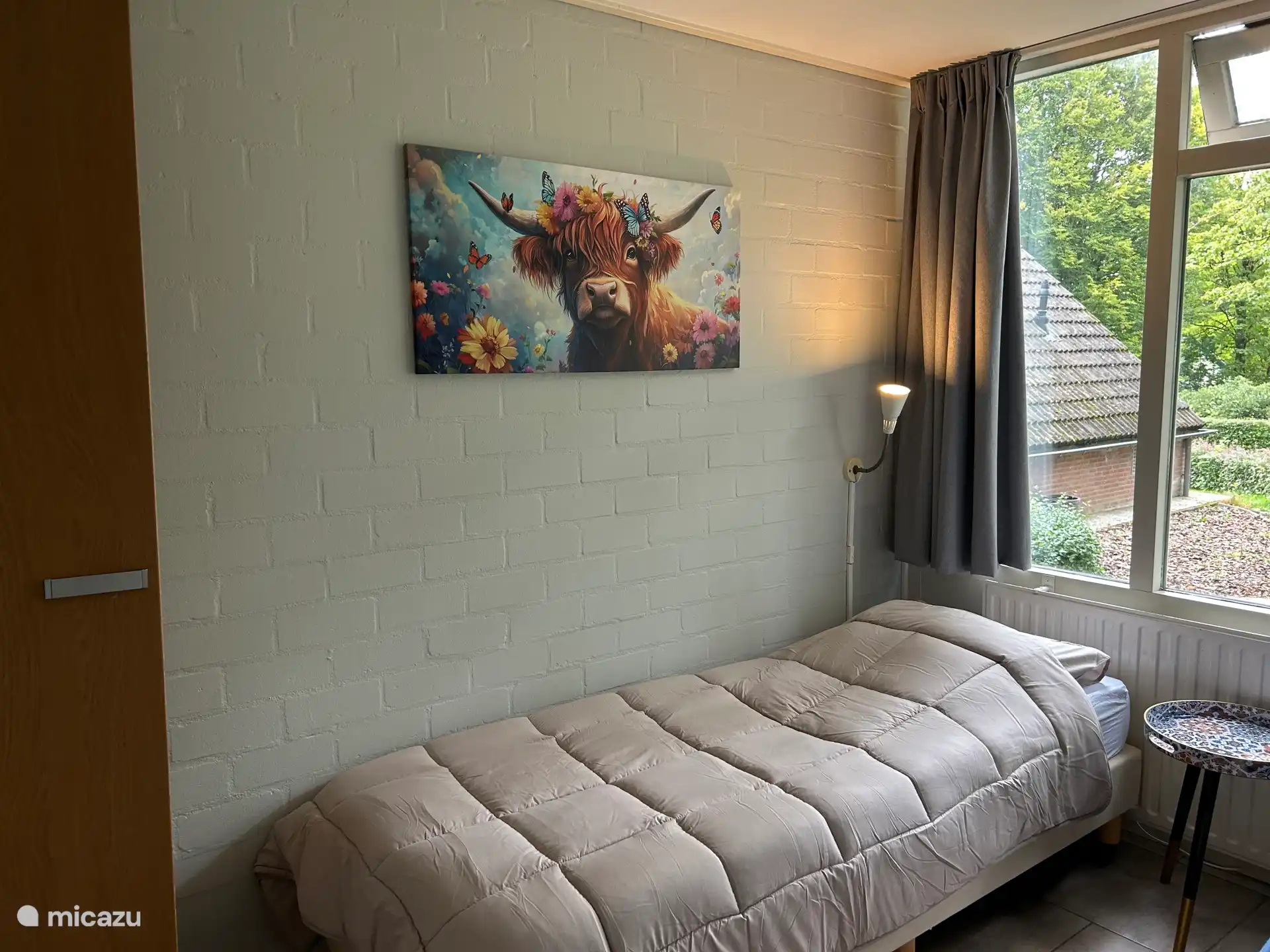 Bedroom on the ground floor with 2 beds. 