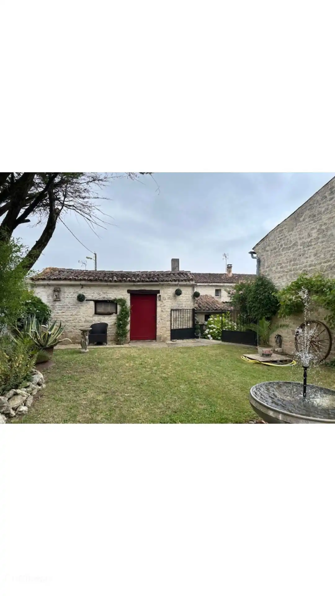 Dependencias, por ejemplo, para almacenar bicicletas.