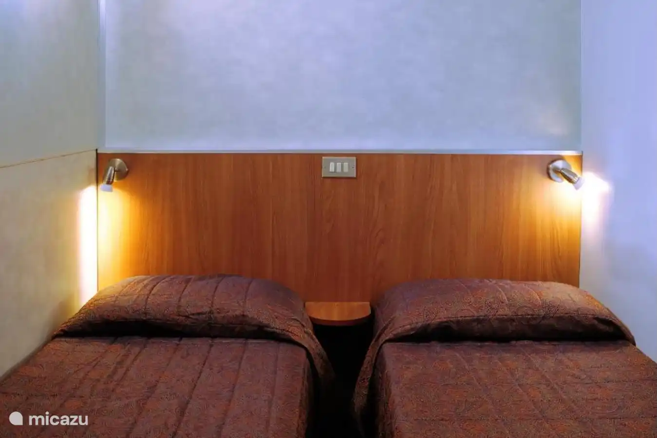 Bedroom II with two single beds