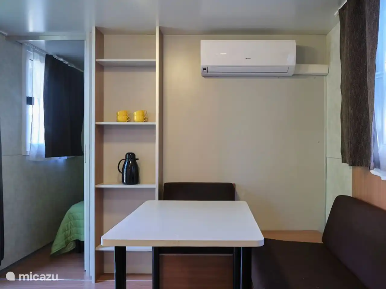 Salon et salle à manger avec climatisation