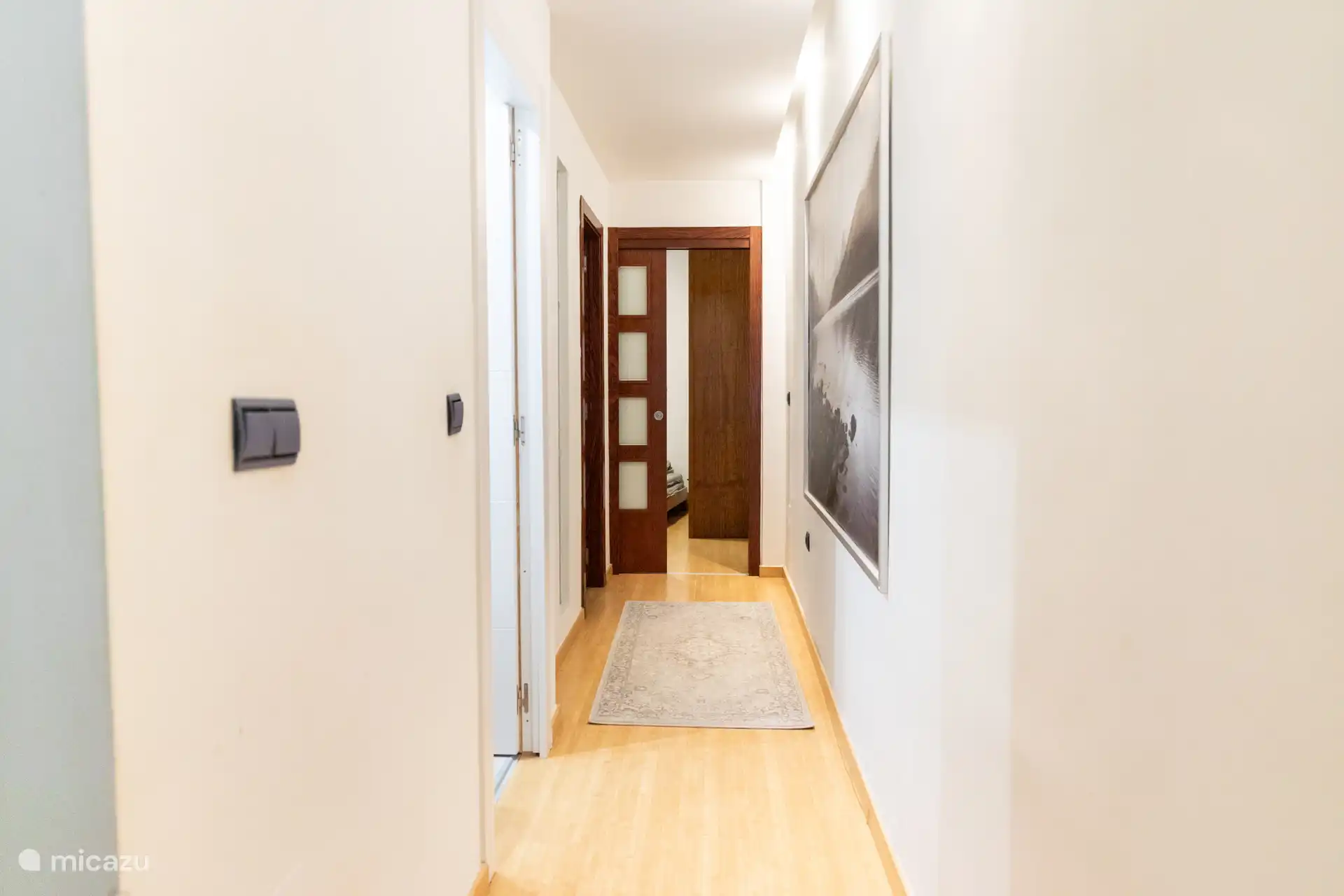 hal vanuit woonkamer