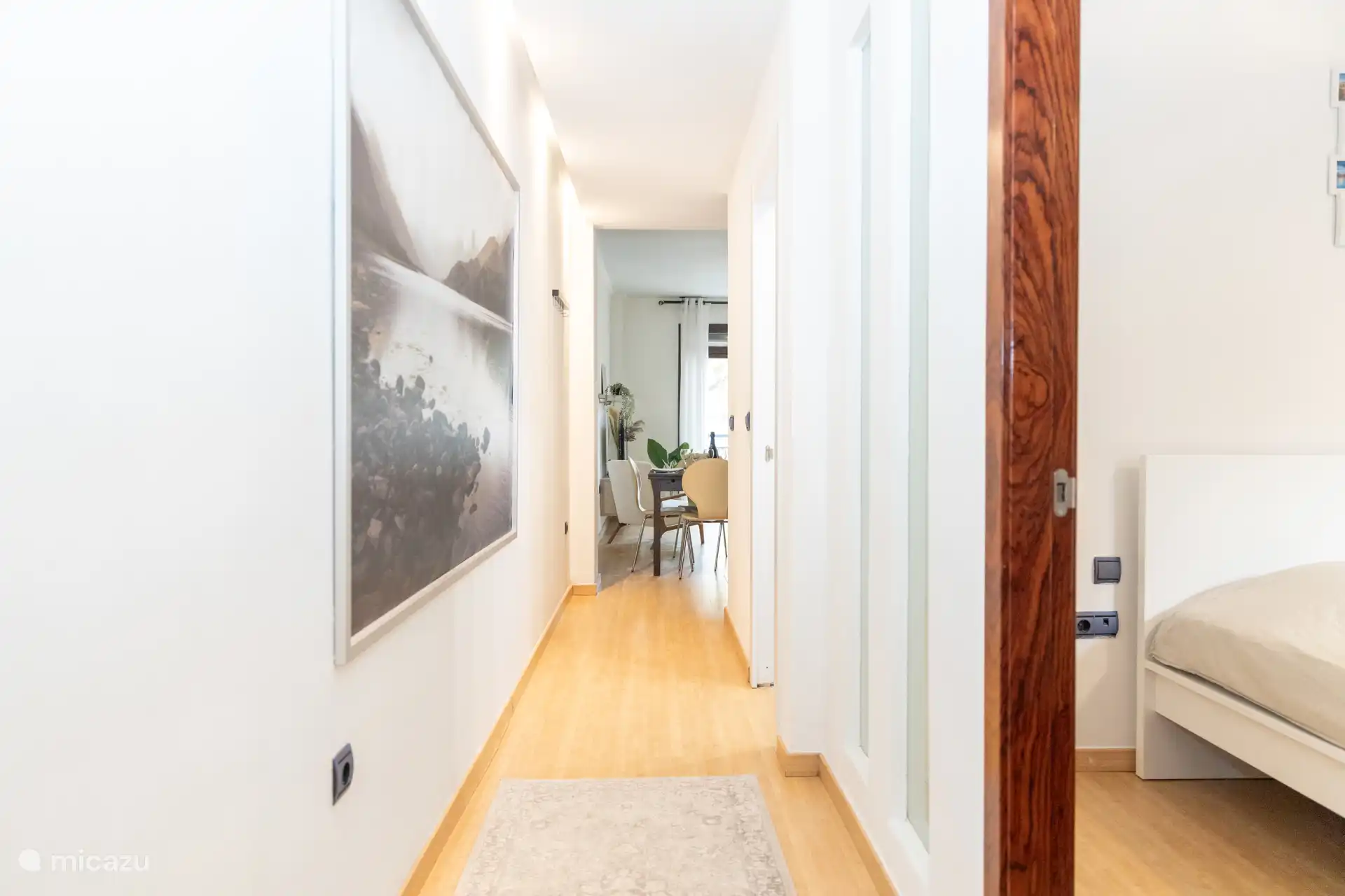 hal vanuit slaapkamers