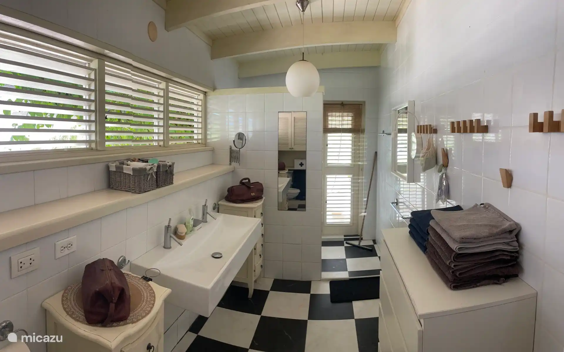 En-suite Badezimmer zum Schlafzimmer 1 im ersten Stock.