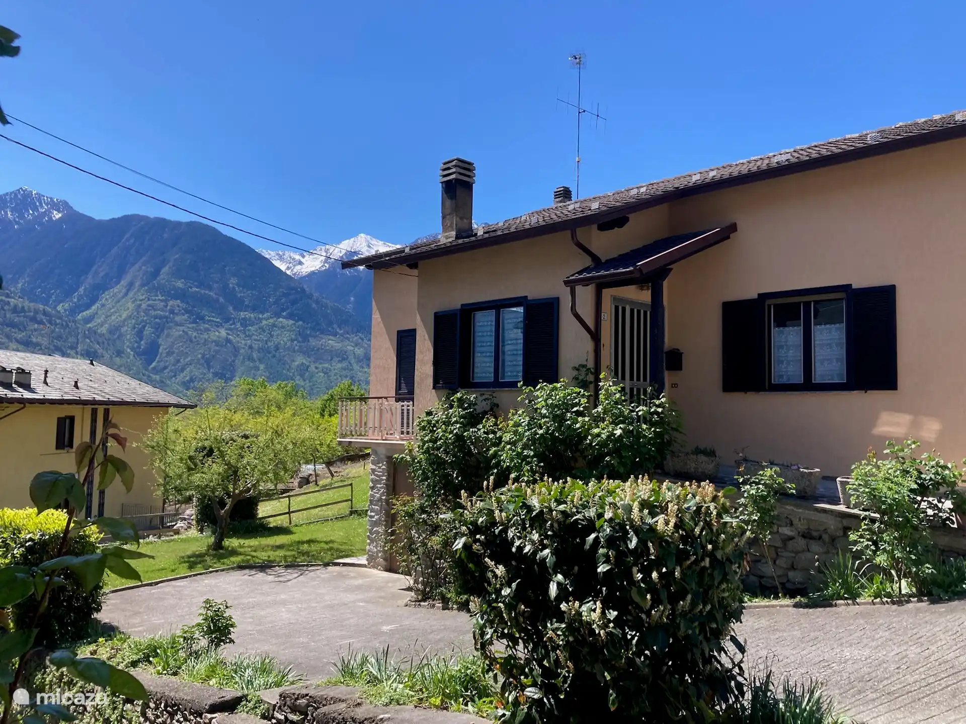 villa en Lombardía, Italia – Tintín en las montañas