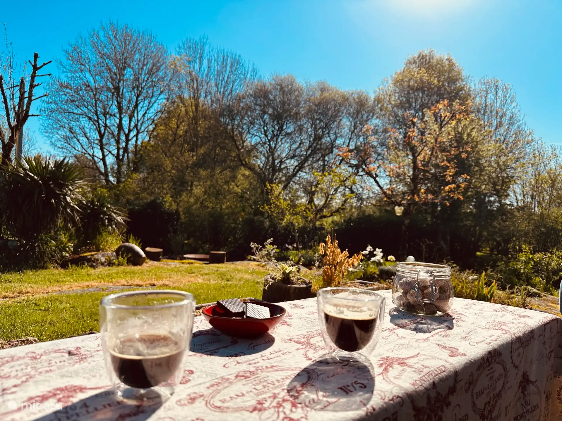 Juste une tasse de café et rien pendant un moment