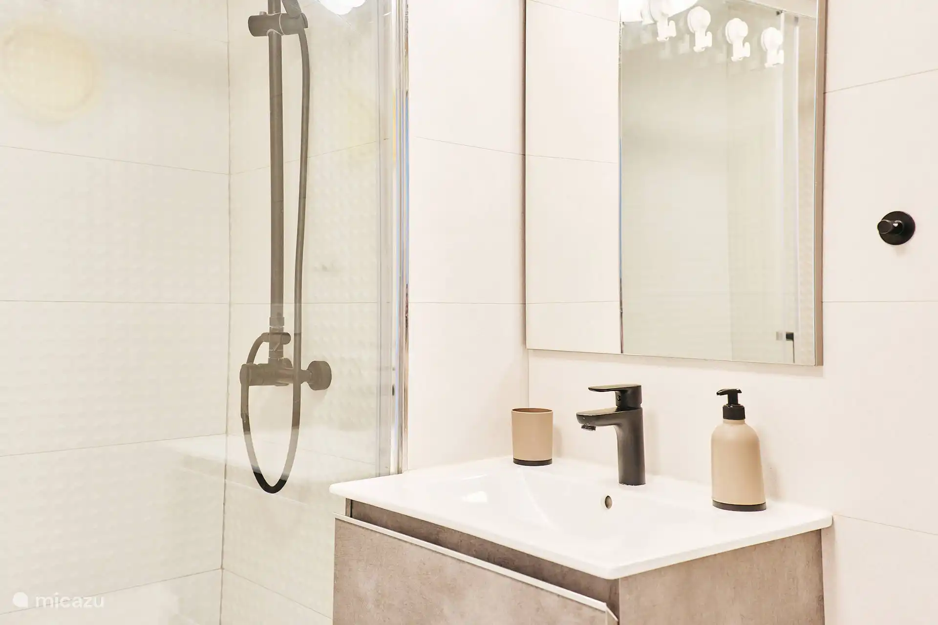 Luxuriöse Oberflächen in Badezimmern