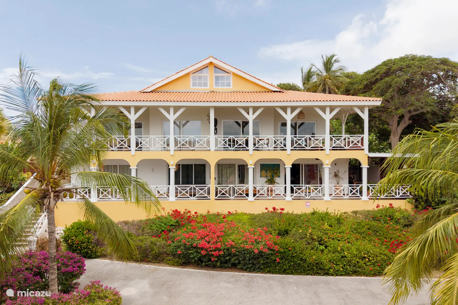 Amplio apartamento con impresionantes vistas al agua española y a la Montaña de la Mesa