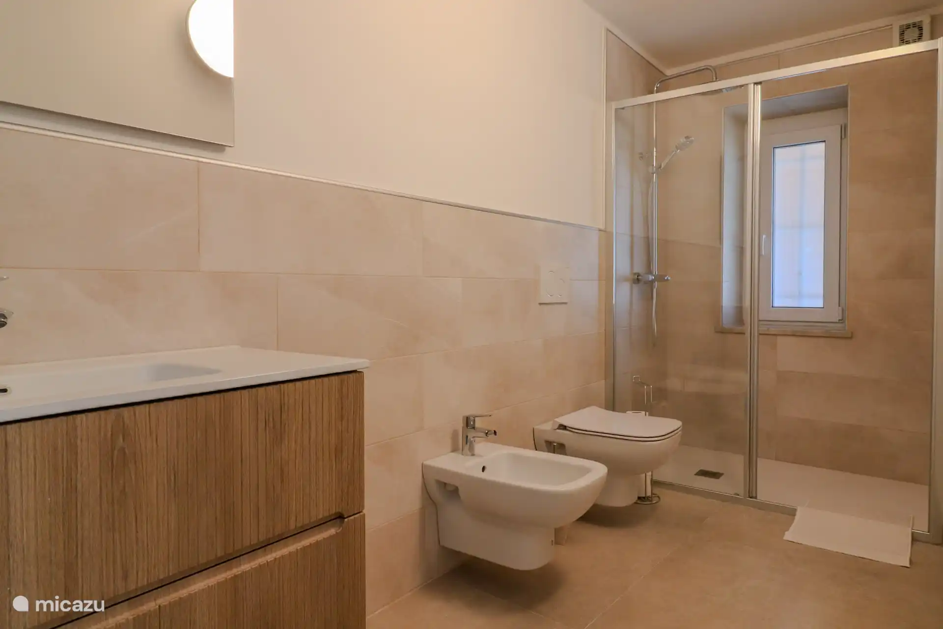 En-suite-Badezimmer im Erdgeschoss