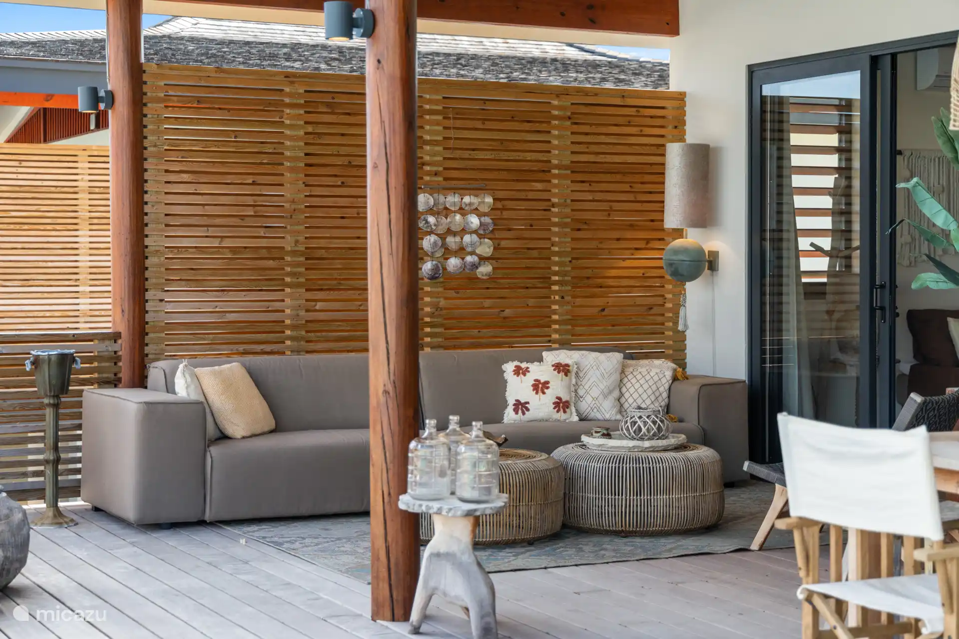 Villa – mit Aufenthaltsbereich