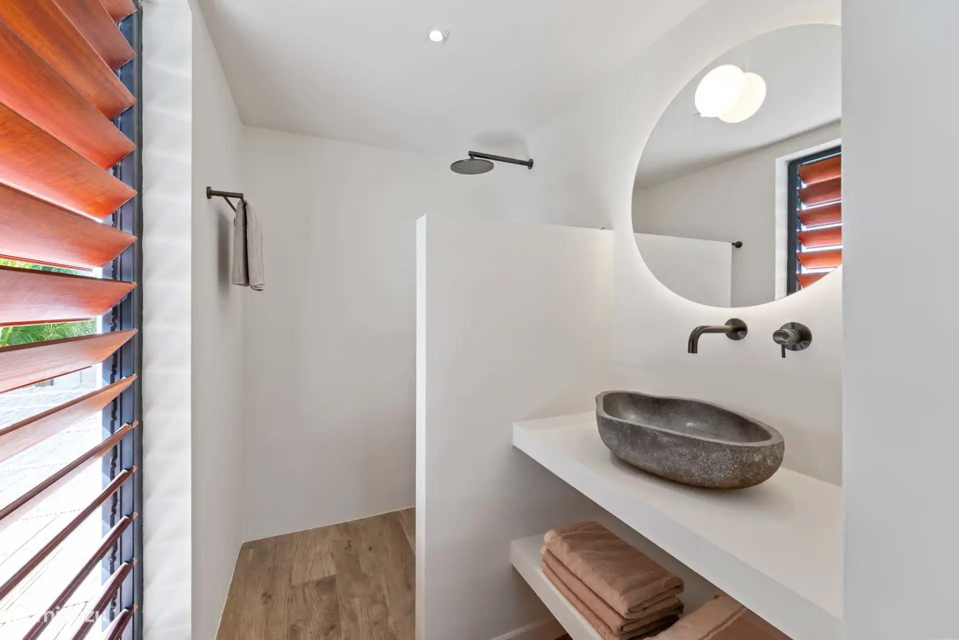 Villa – Badezimmer 4 hinten