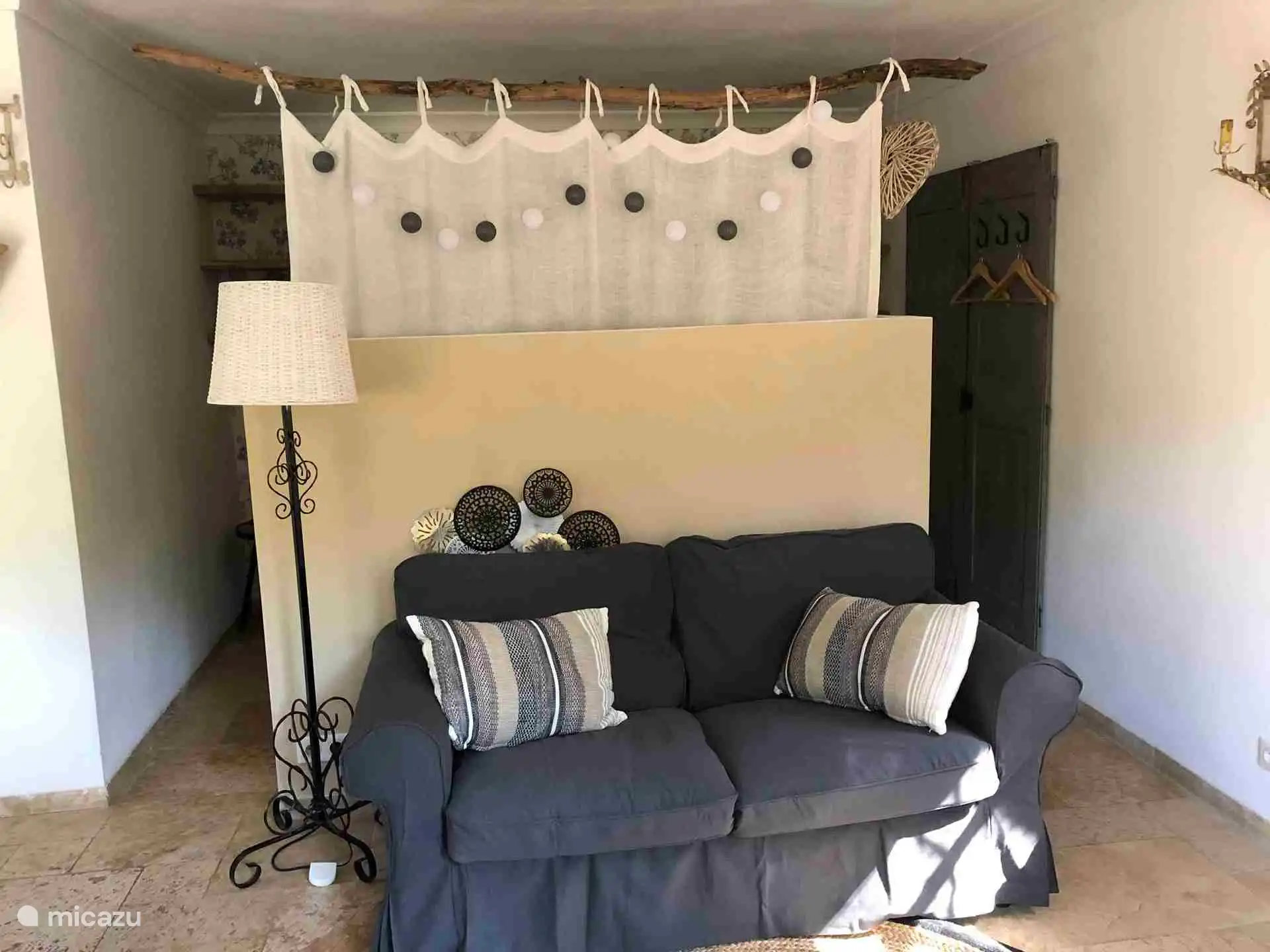 Studio huiskamer en slaaphoek