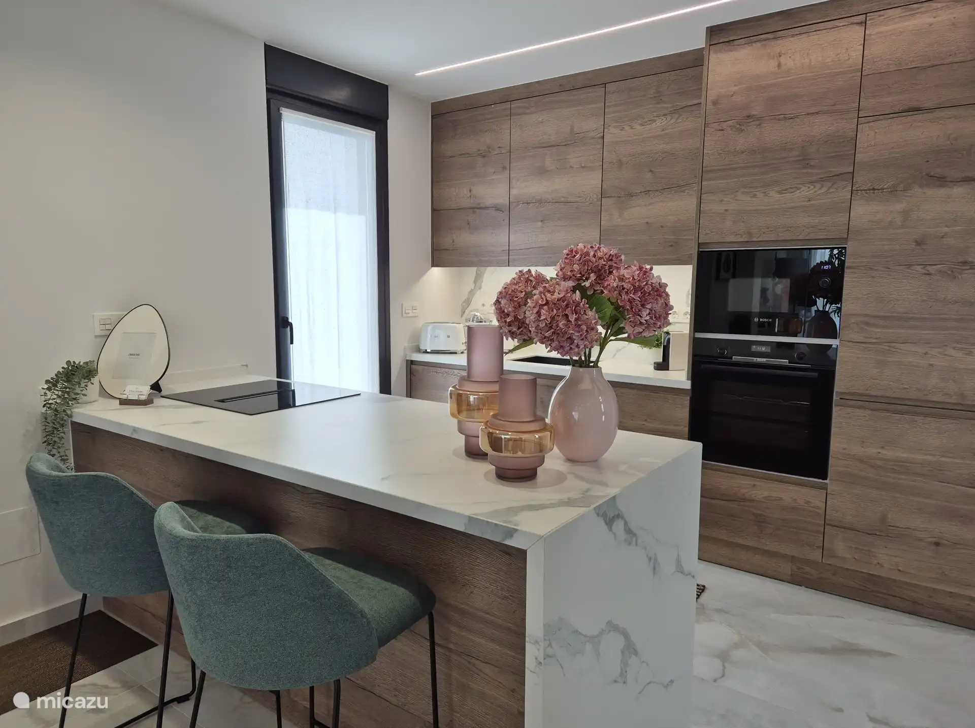 Offener Blick auf die Küche