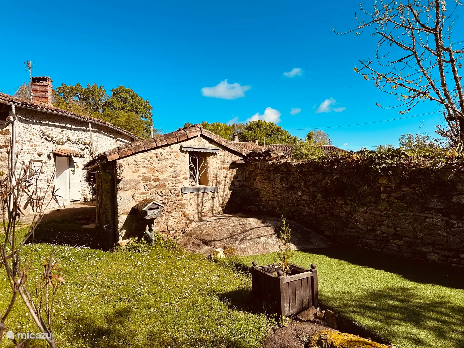 Terrasse près de la piscine