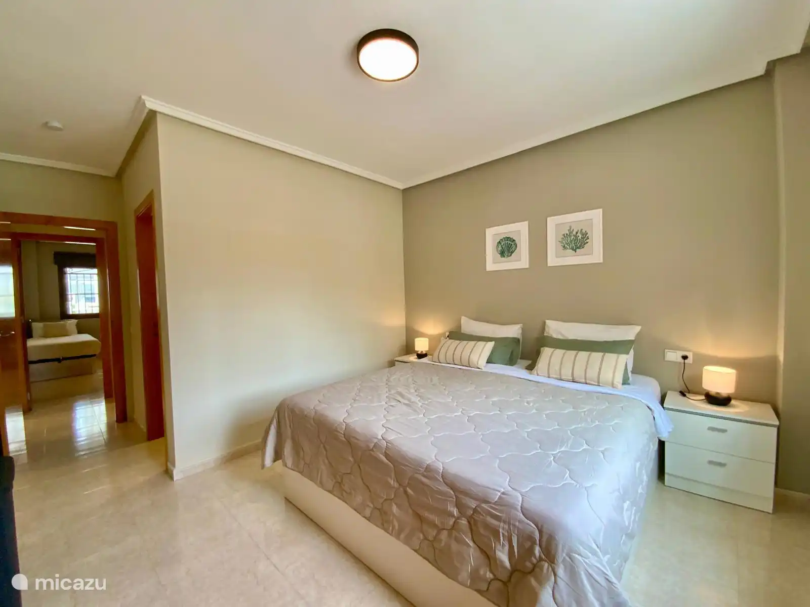 Hauptschlafzimmer mit eigenem Bad