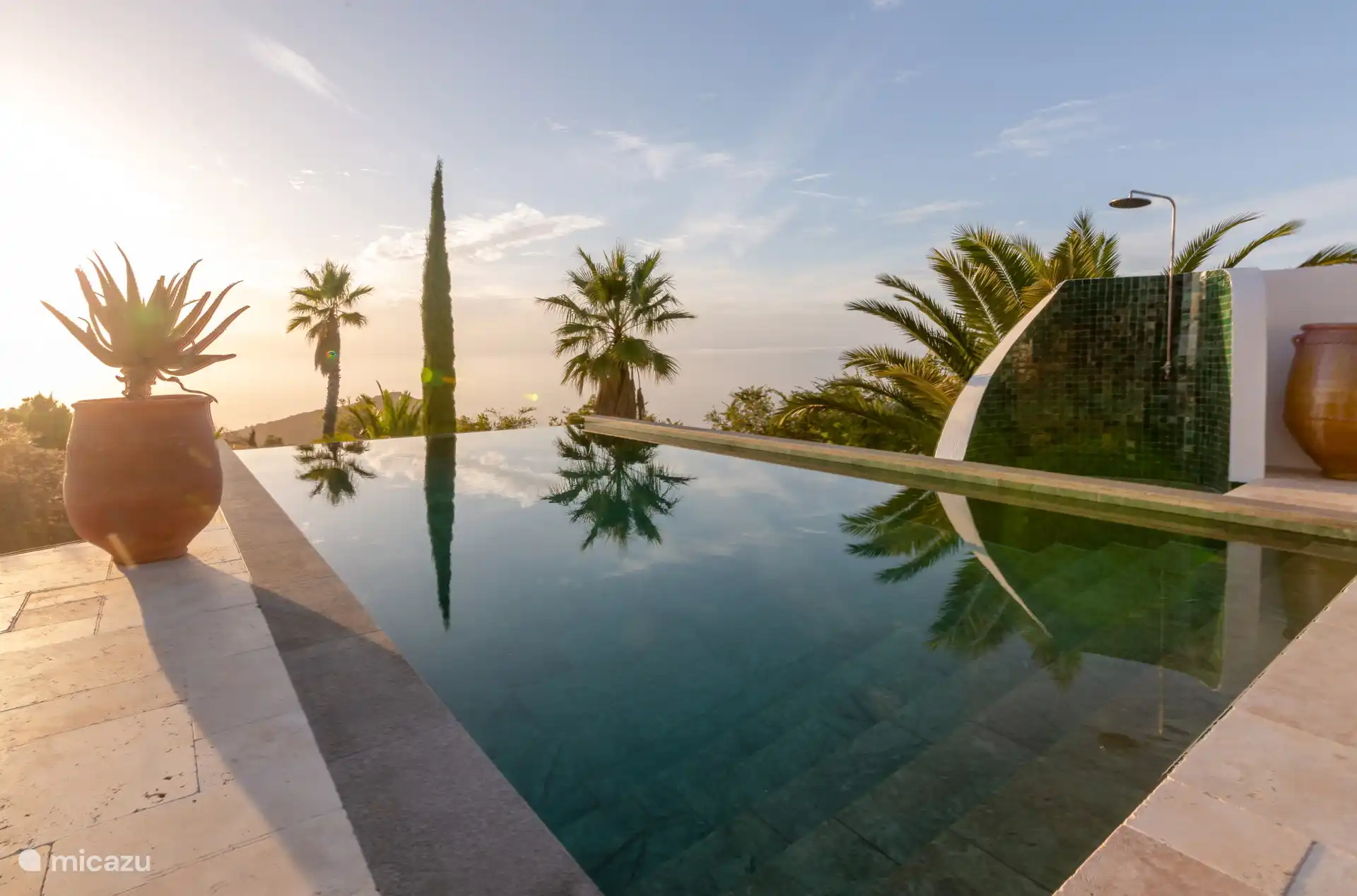 mit beheiztem Infinity-Pool und Meerblick...