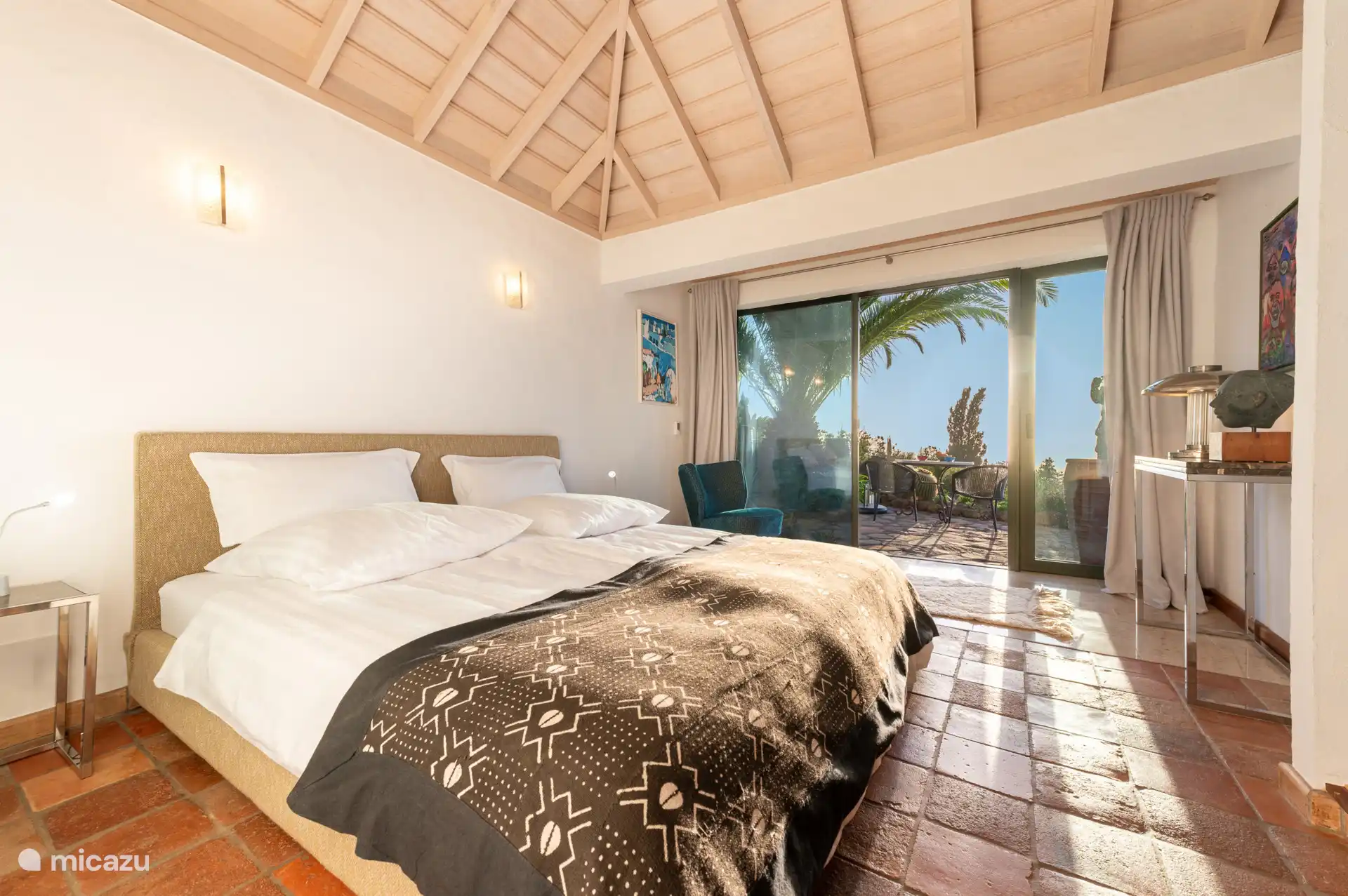 Wunderschöne Terrassentüren zur Terrasse.