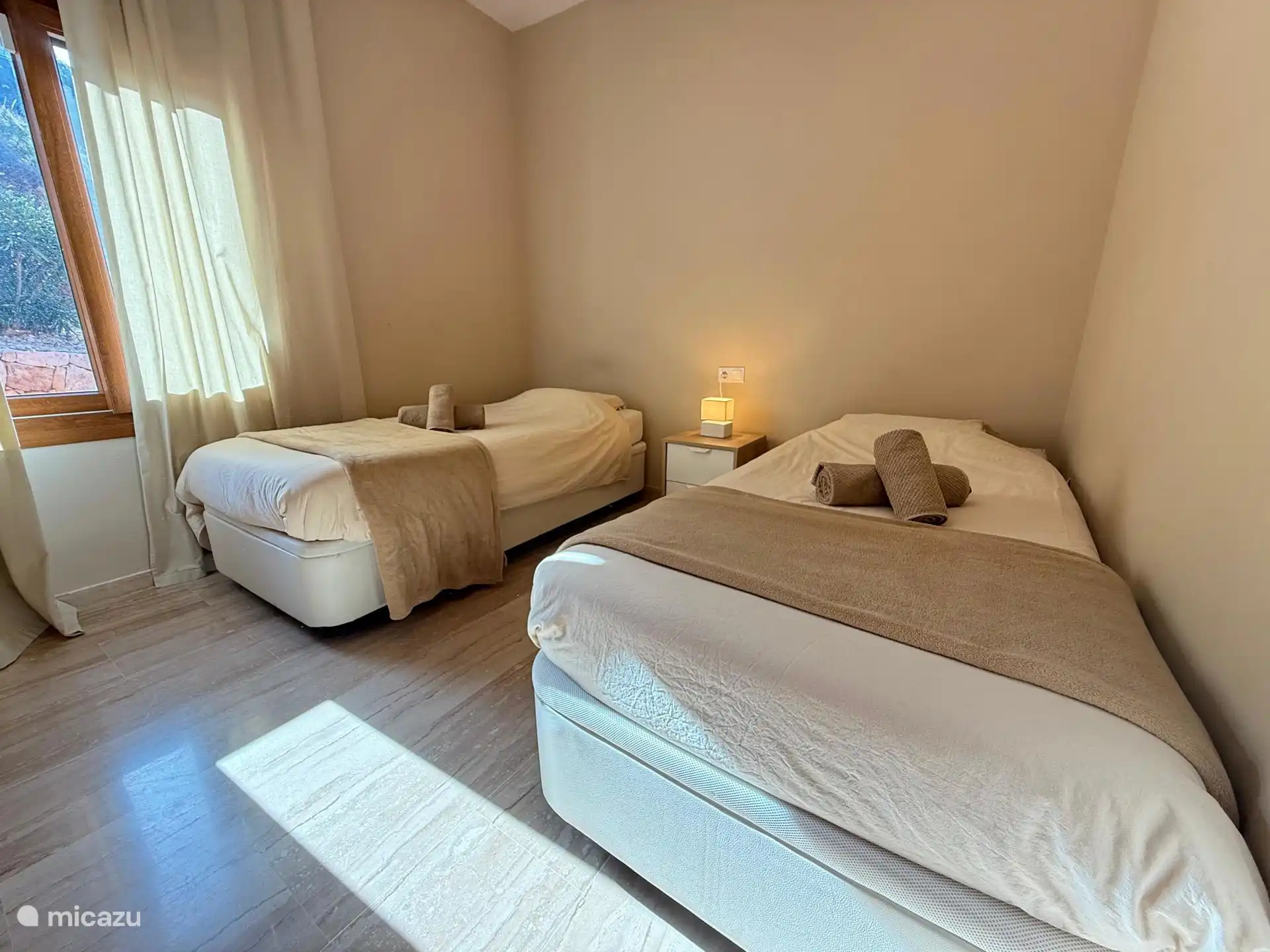 2nd Bedroom with twin beds