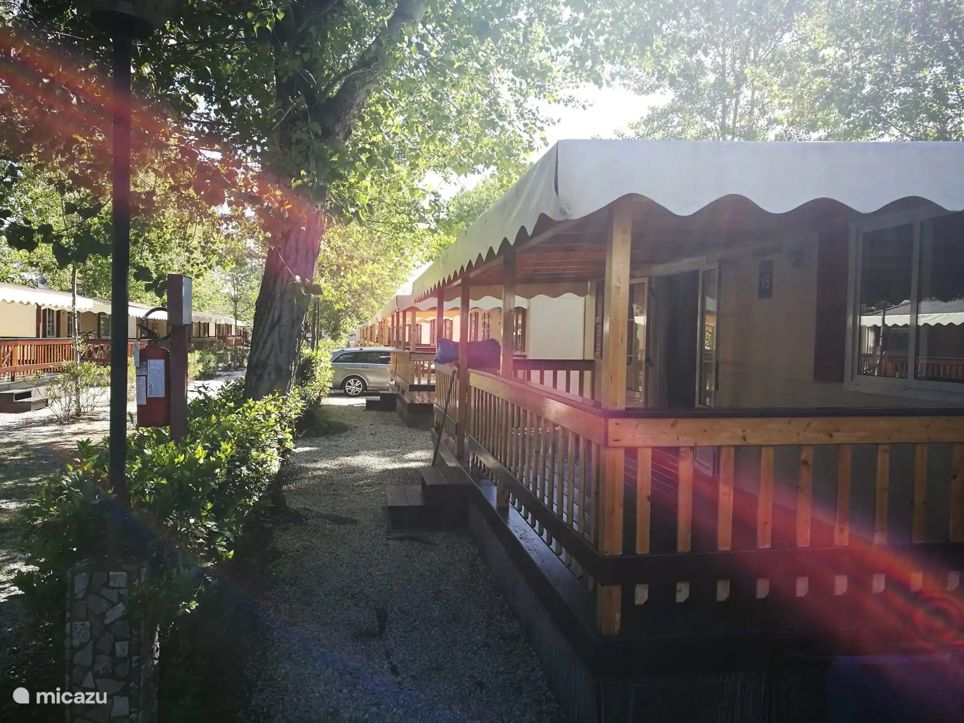 Quiet, green lane towards the mobile home. Lots of privacy, shade and a relaxed holiday atmosphere