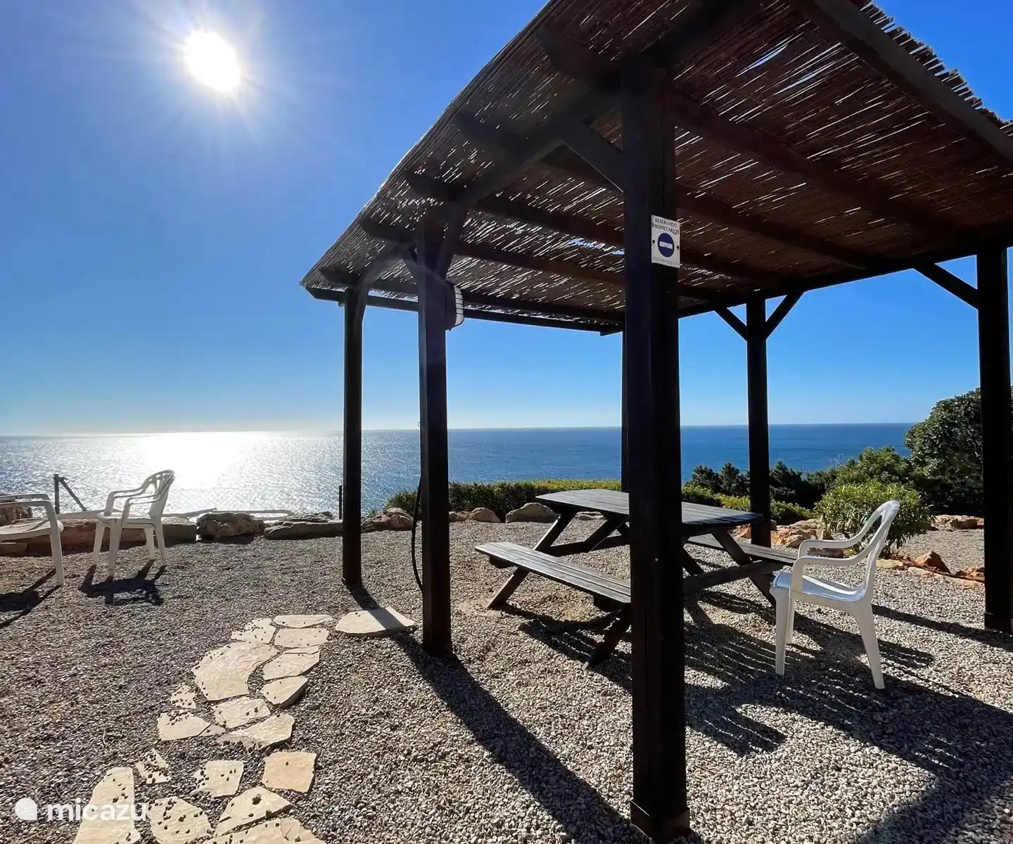 Gemeinsamer Chill-out-Bereich mit Meerblick, 20 Meter von der Wohnung entfernt