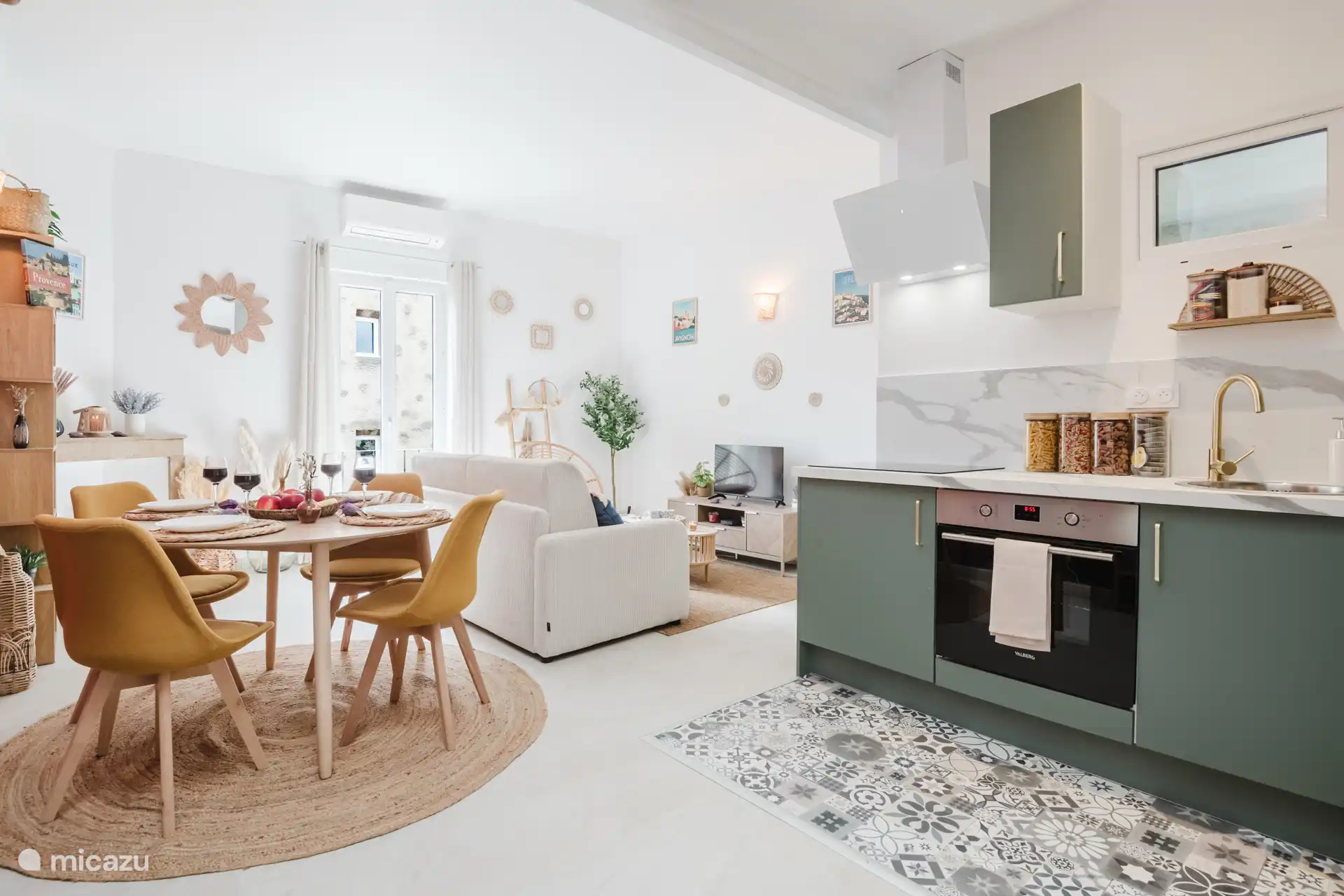 Authentischer Zufluchtsort zum Leben zur provenzalischen Zeit im historischen Umfeld von Avignon.