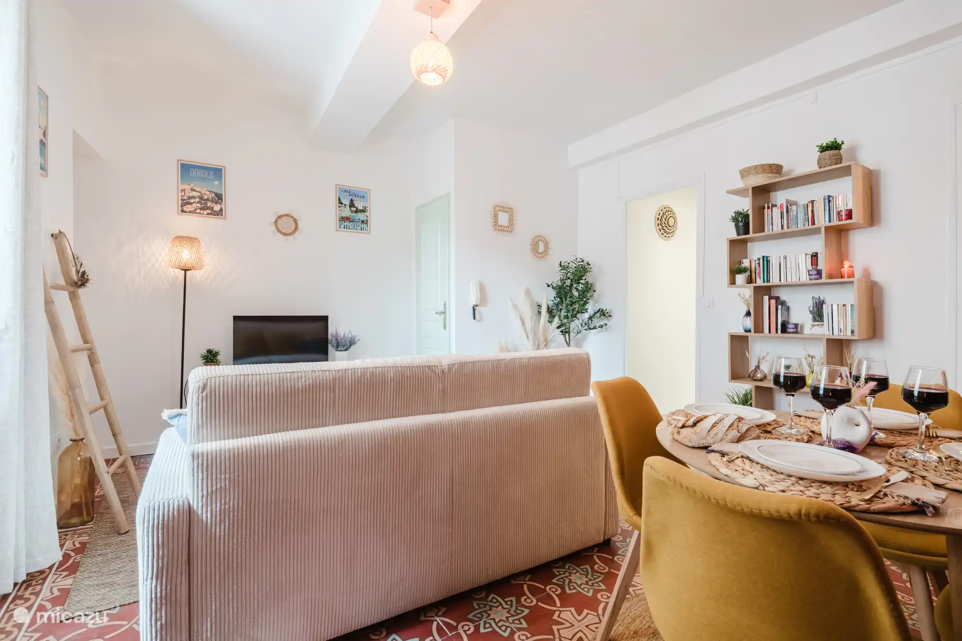 Welcoming stay to recharge your batteries in peace in the authentic setting of Avignon Provence.