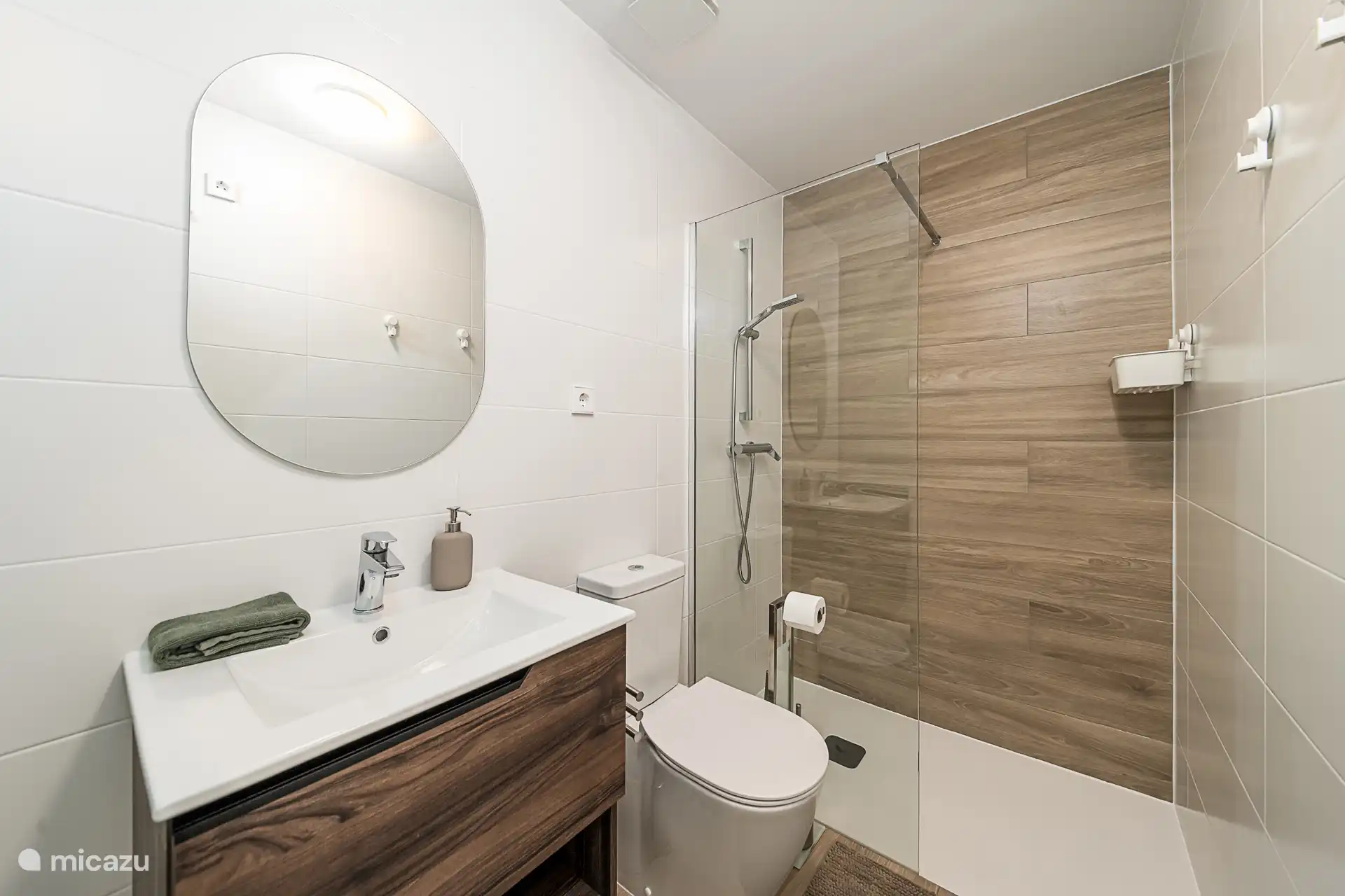 Salle de bain attenante