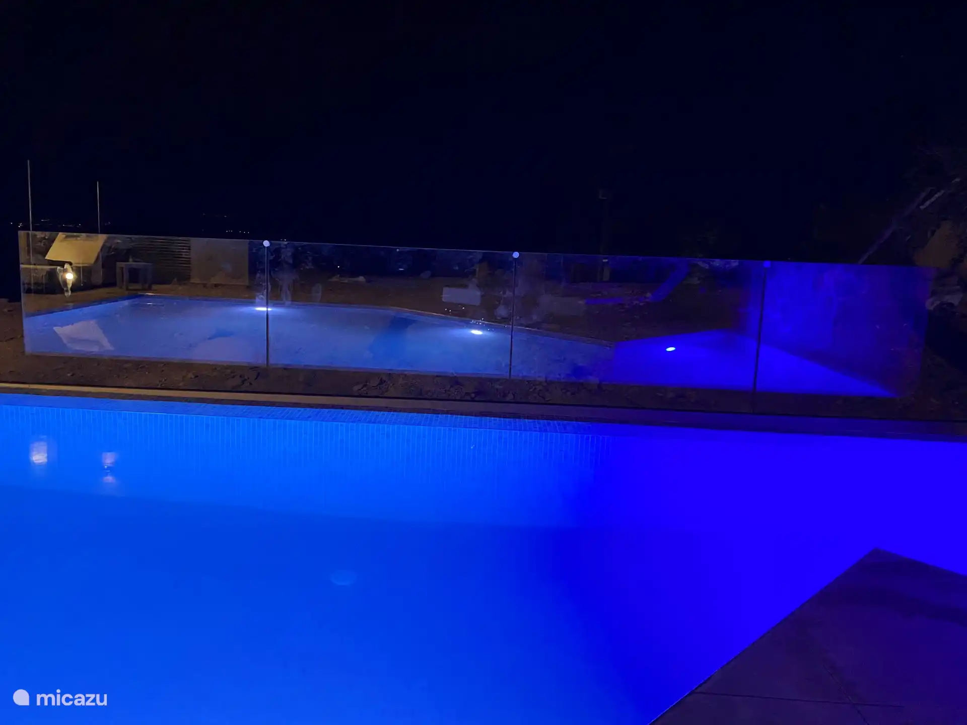 Nachtblick auf das Becken 