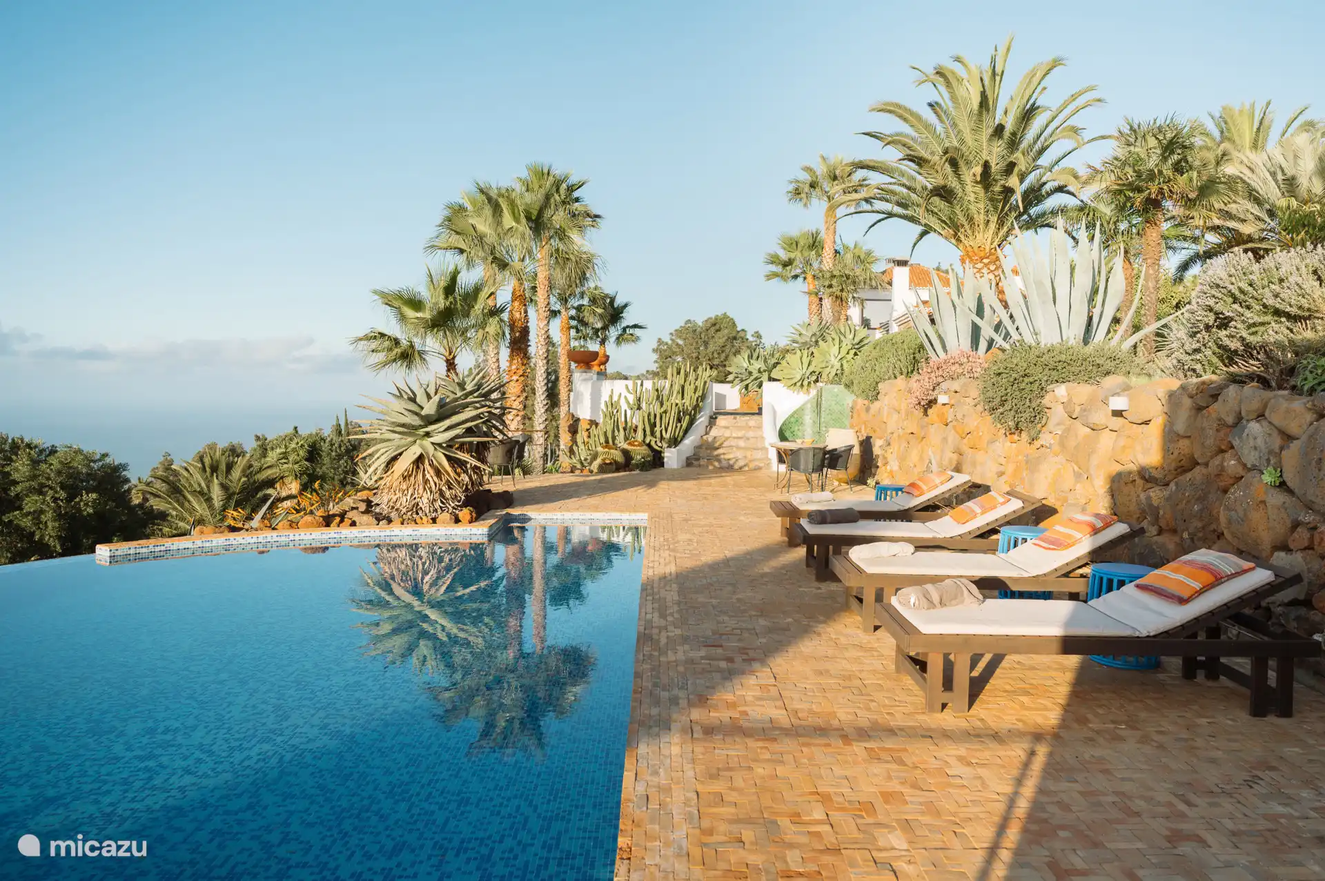 Met verwarmd privé zwembad. 