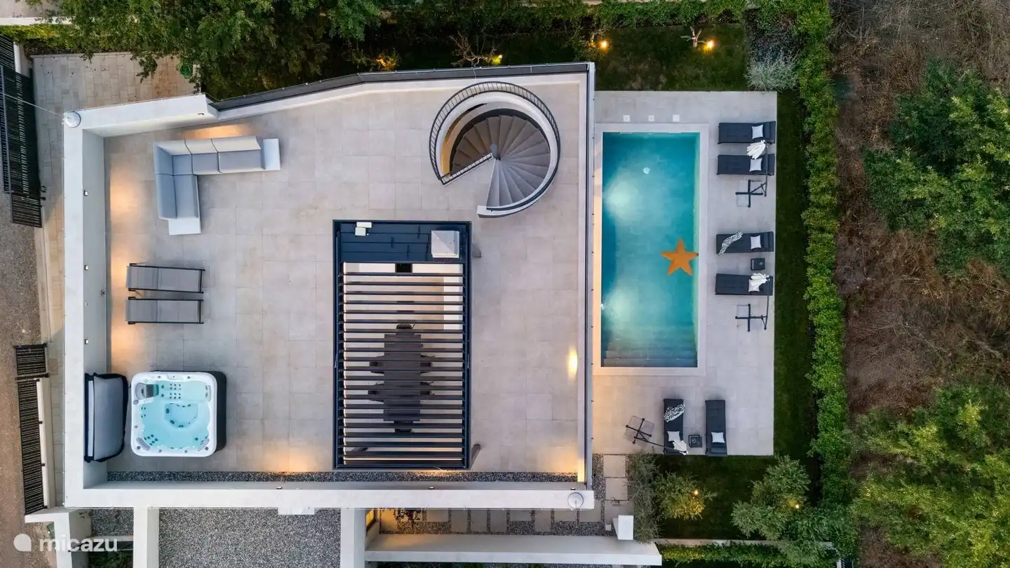 Die Villa von oben gesehen