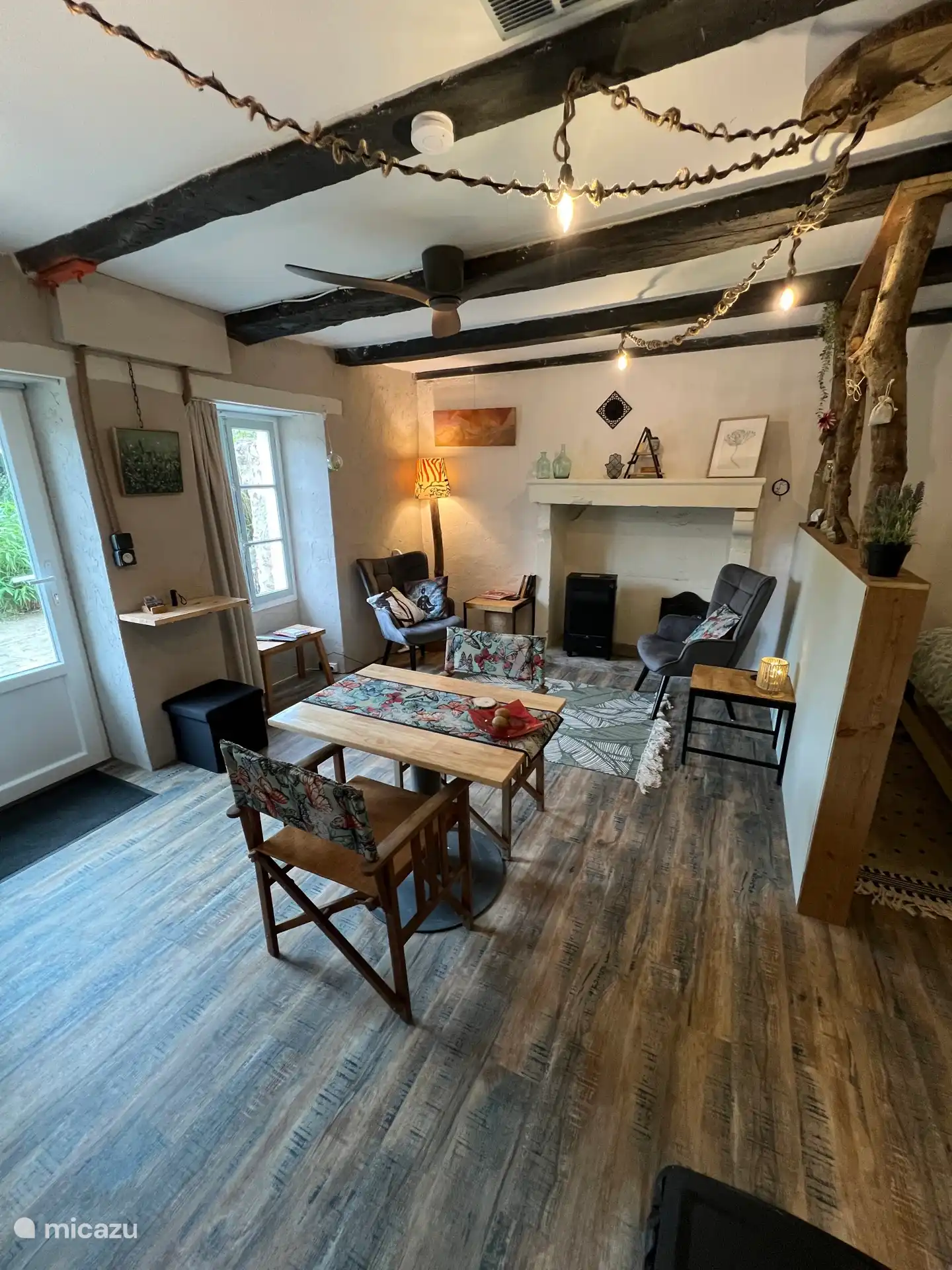 Sitting and dining area