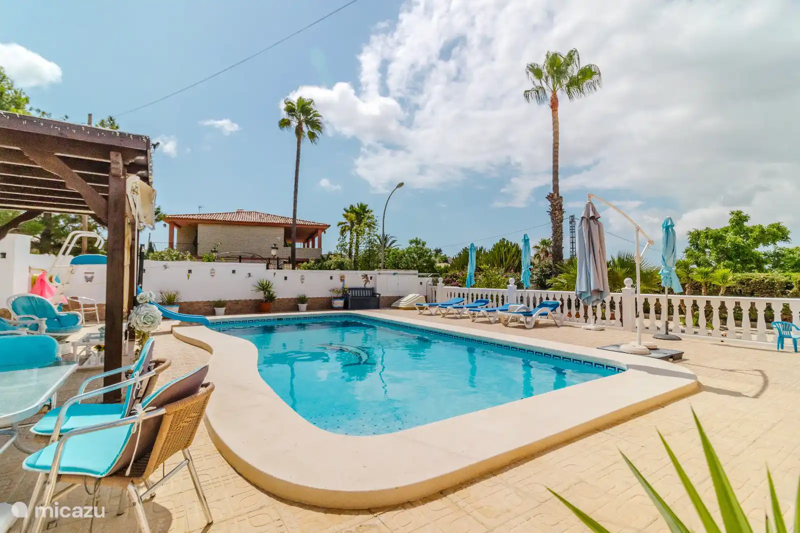 Belle piscine d’eau salée