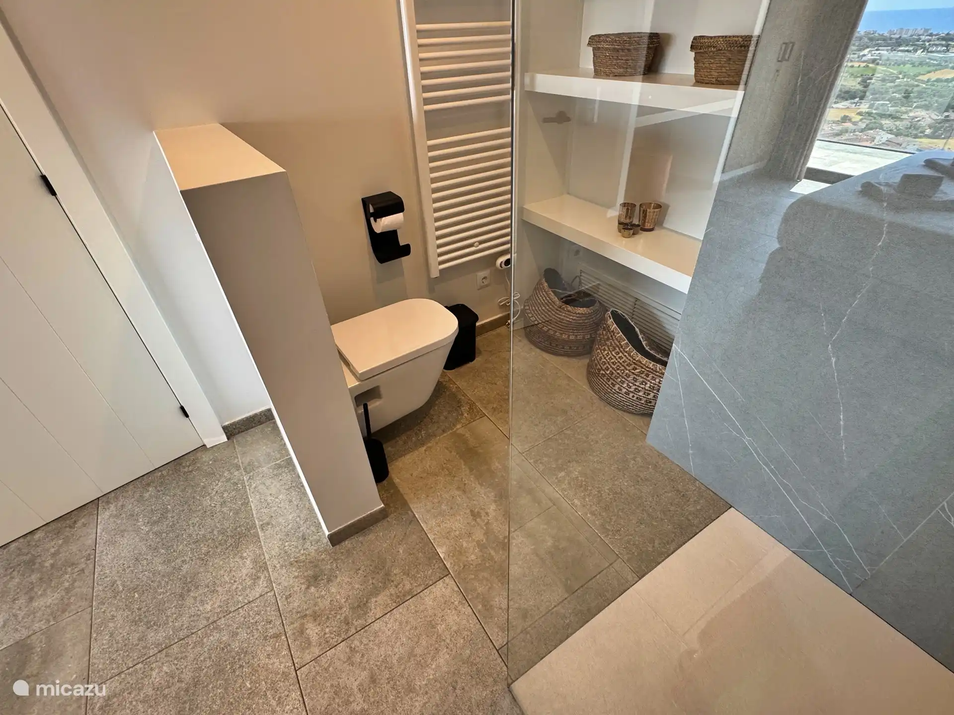 Ensuite badkamer (van slaapkamer 3)