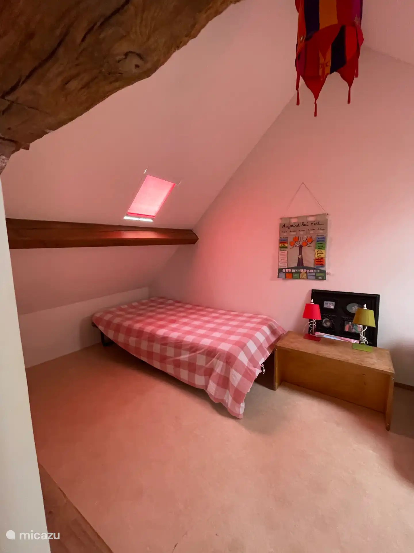 Kleinekamer die als speelruimte voor kinderen gebruikt kan worden.