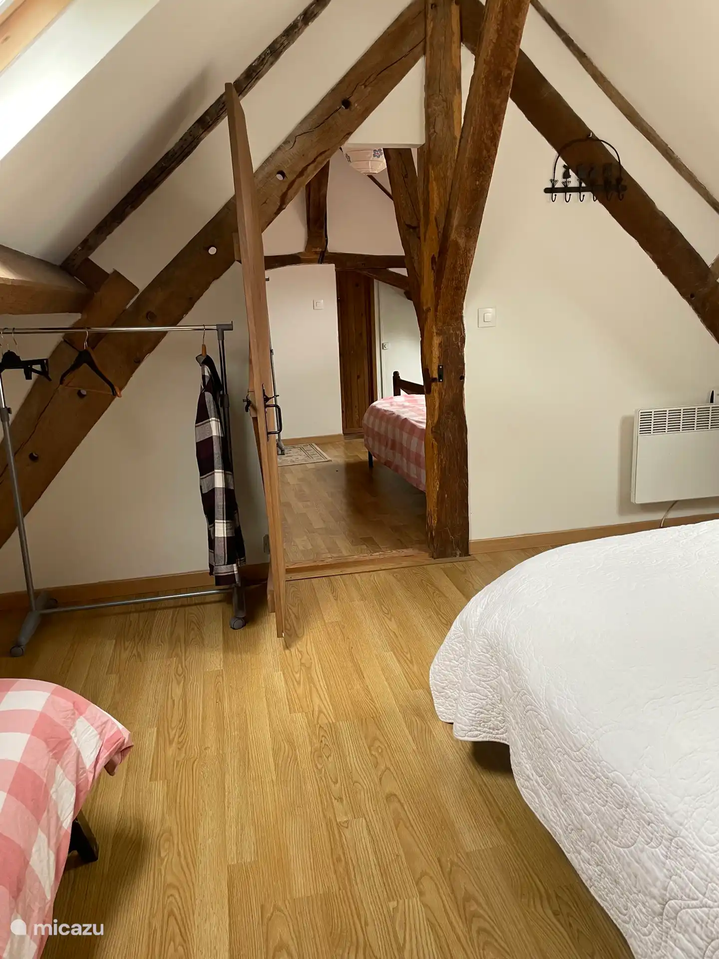 Schlafkabine 3 mit Doppelbett und Einzelbett.